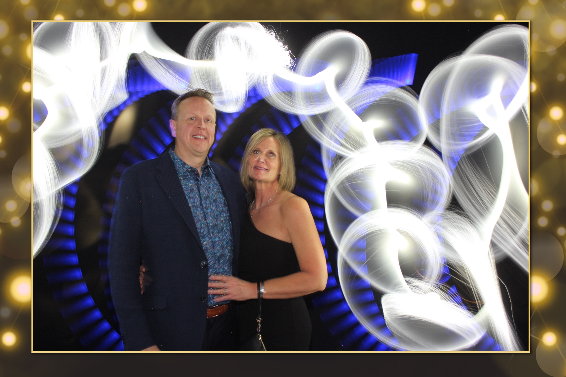 Cenovus Light Painting I | View more photos from the event at gallery.flashworksphotobooth.com/u/FlashworksPhotoboothInc/Cenovus-Light-Painting-I