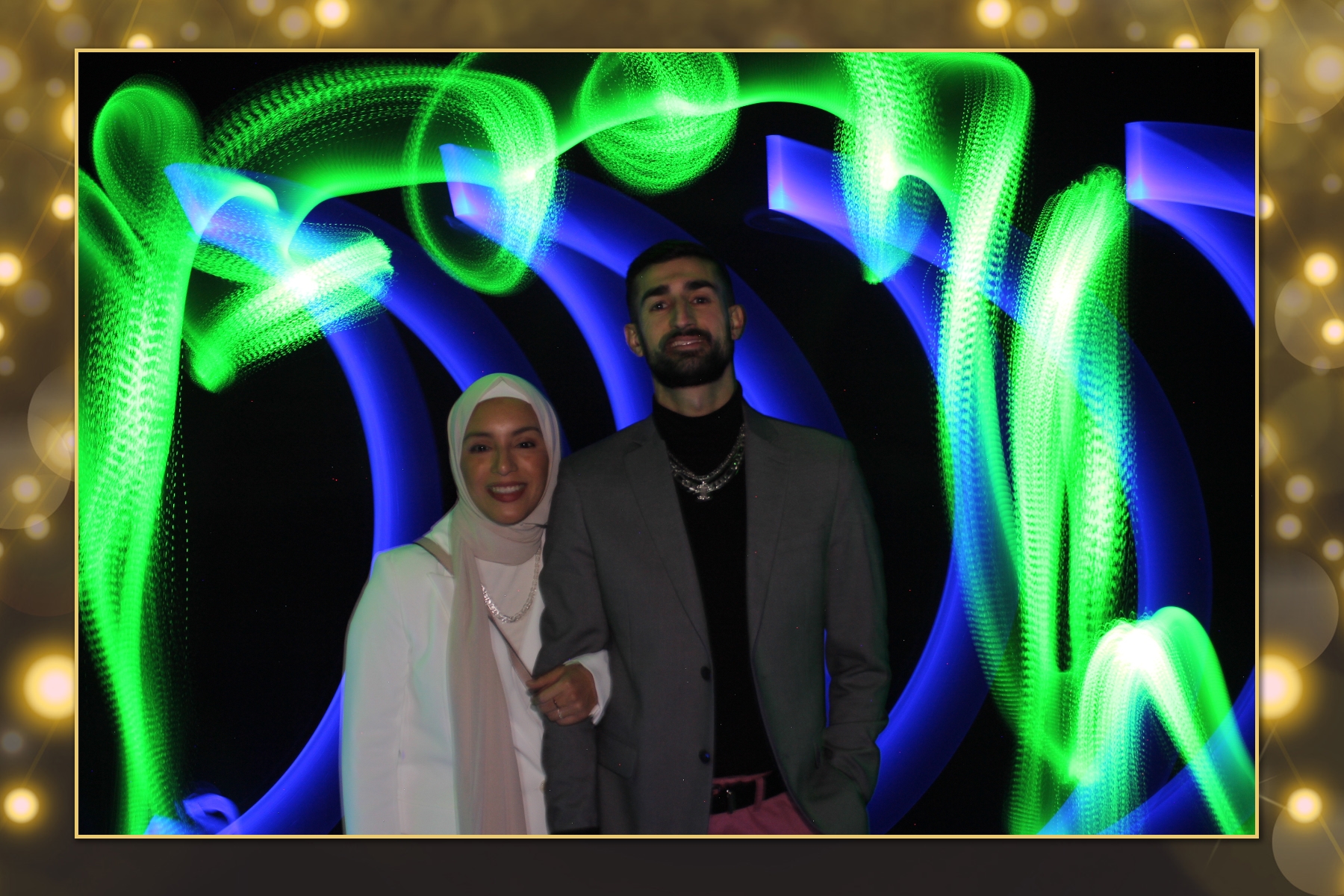 Cenovus Light Painting I | View more photos from the event at gallery.flashworksphotobooth.com/u/FlashworksPhotoboothInc/Cenovus-Light-Painting-I