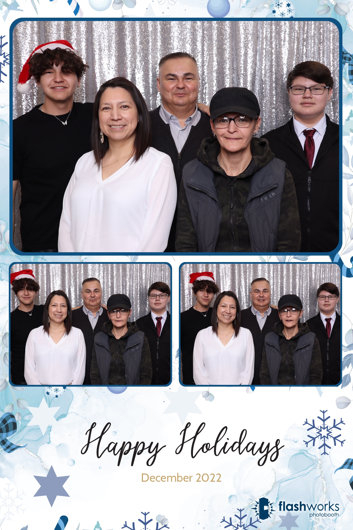Holiday Family Dinner | View more photos from the event at gallery.flashworksphotobooth.com/u/FlashworksPhotoboothInc/Holiday-Family-Dinner