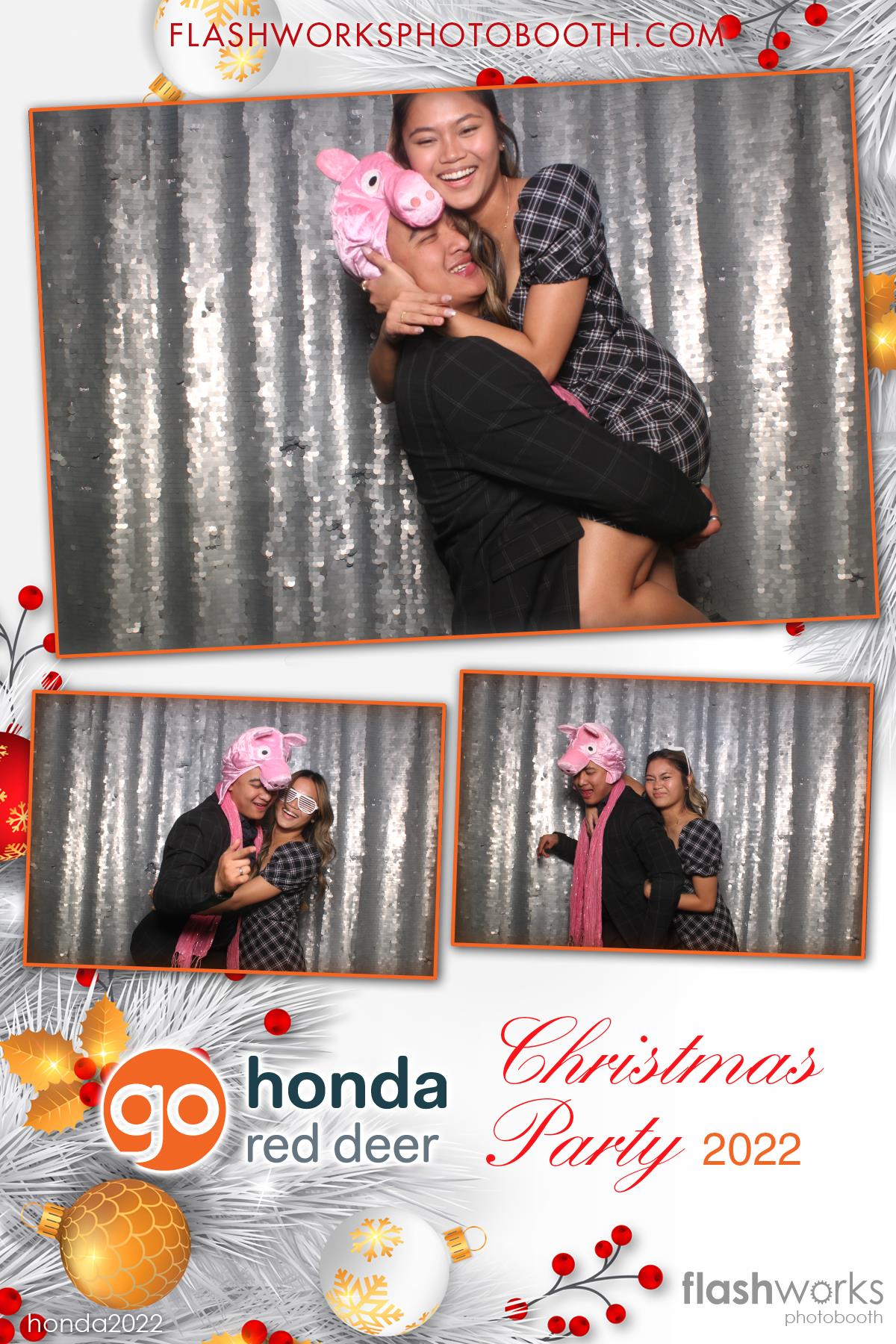 Red Deer Honda 2022 Christmas Party | View more photos from the event at gallery.flashworksphotobooth.com/u/FlashworksPhotoboothInc/Red-Deer-Honda-2022-Christmas-Party