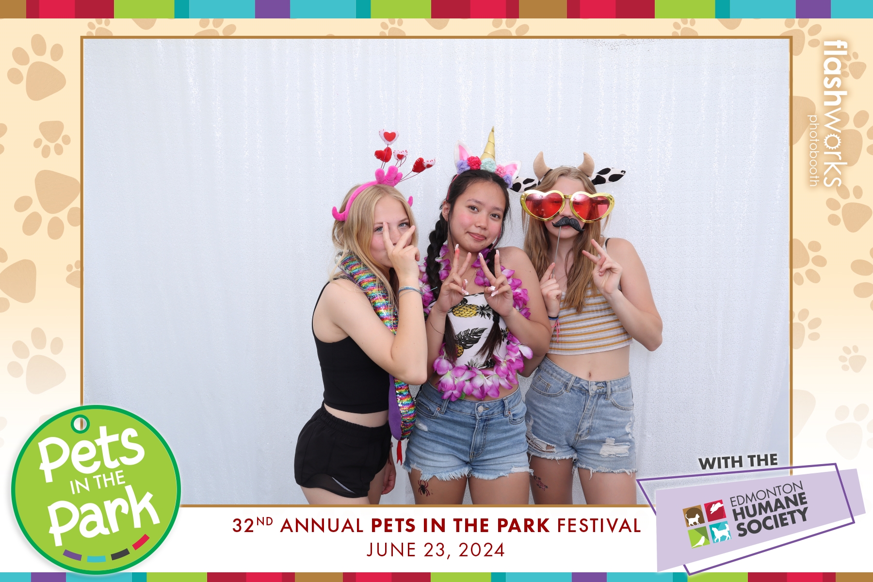 Edmonton Humane Society Pets in the Park | View more photos from the event at gallery.flashworksphotobooth.com/u/FlashworksPhotoboothInc/Edmonton-Humane-Society-Pets-in-the-Park-0