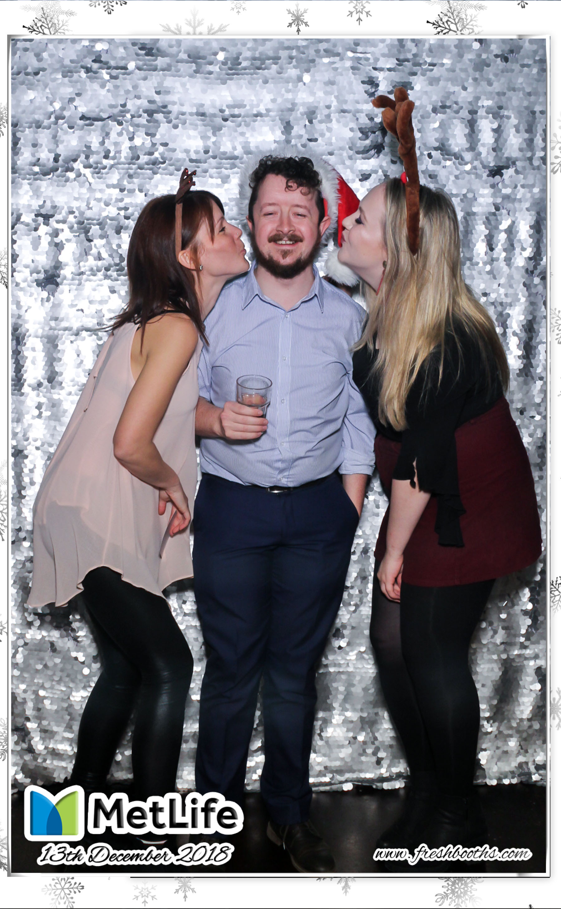 MetLife Christmas Party | View more photos from the event at gallery.freshbooths.com/u/FreshBooths/MetLife-Christmas-Party