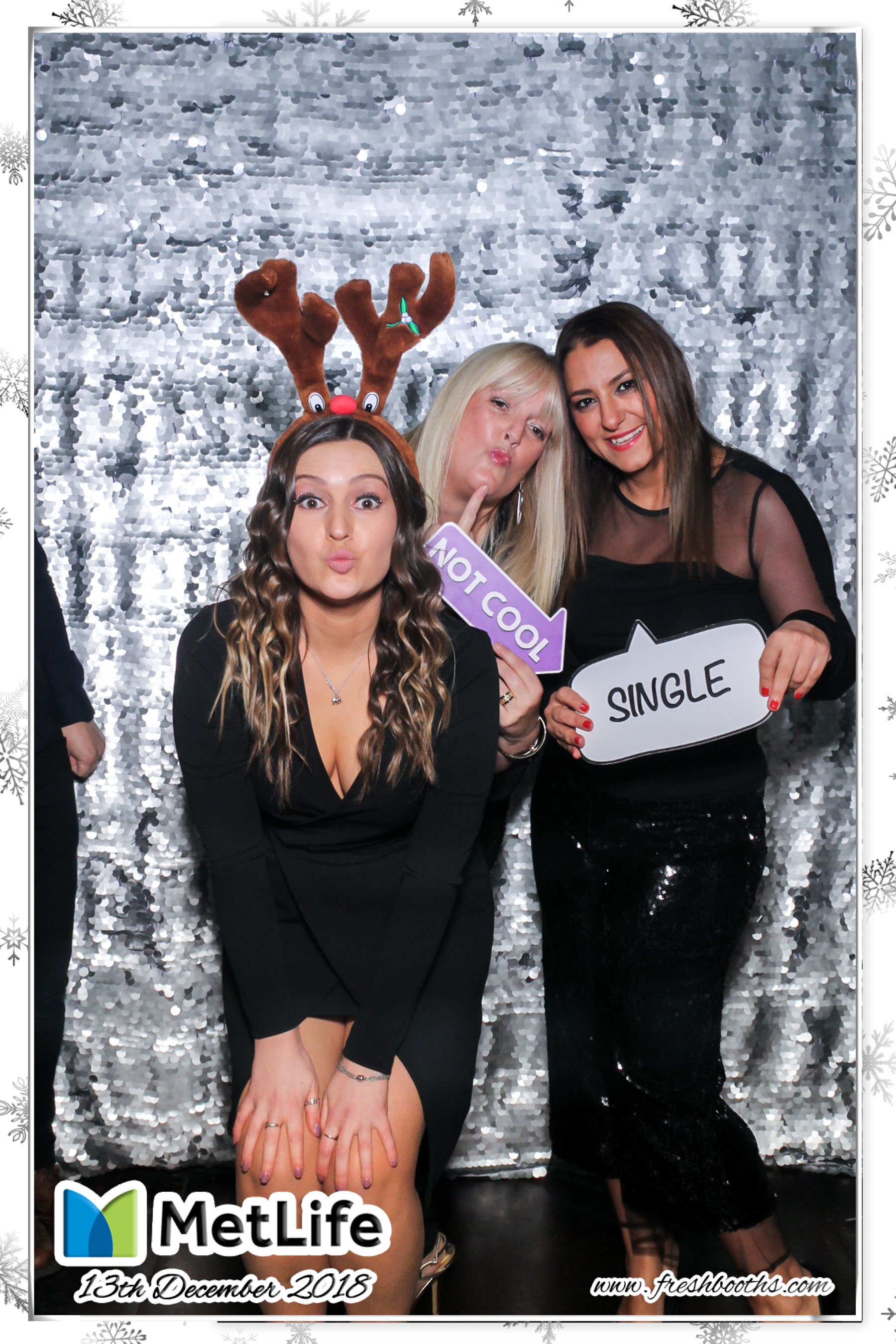 MetLife Christmas Party | View more photos from the event at gallery.freshbooths.com/u/FreshBooths/MetLife-Christmas-Party