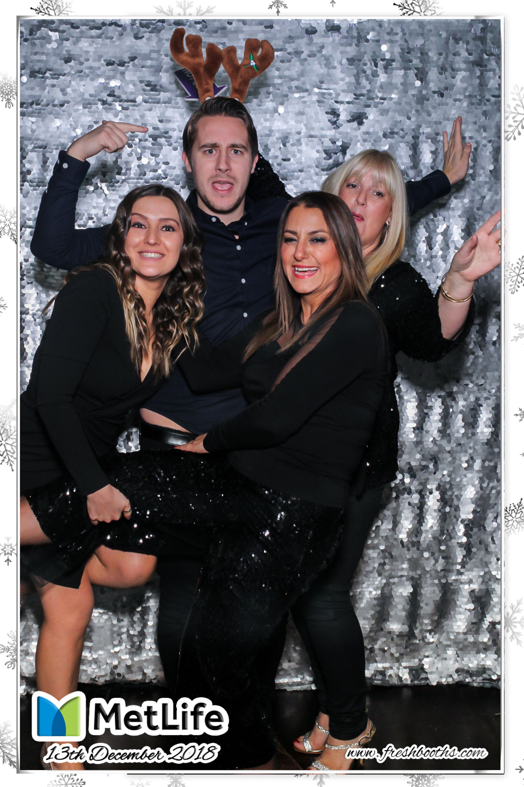 MetLife Christmas Party | View more photos from the event at gallery.freshbooths.com/u/FreshBooths/MetLife-Christmas-Party
