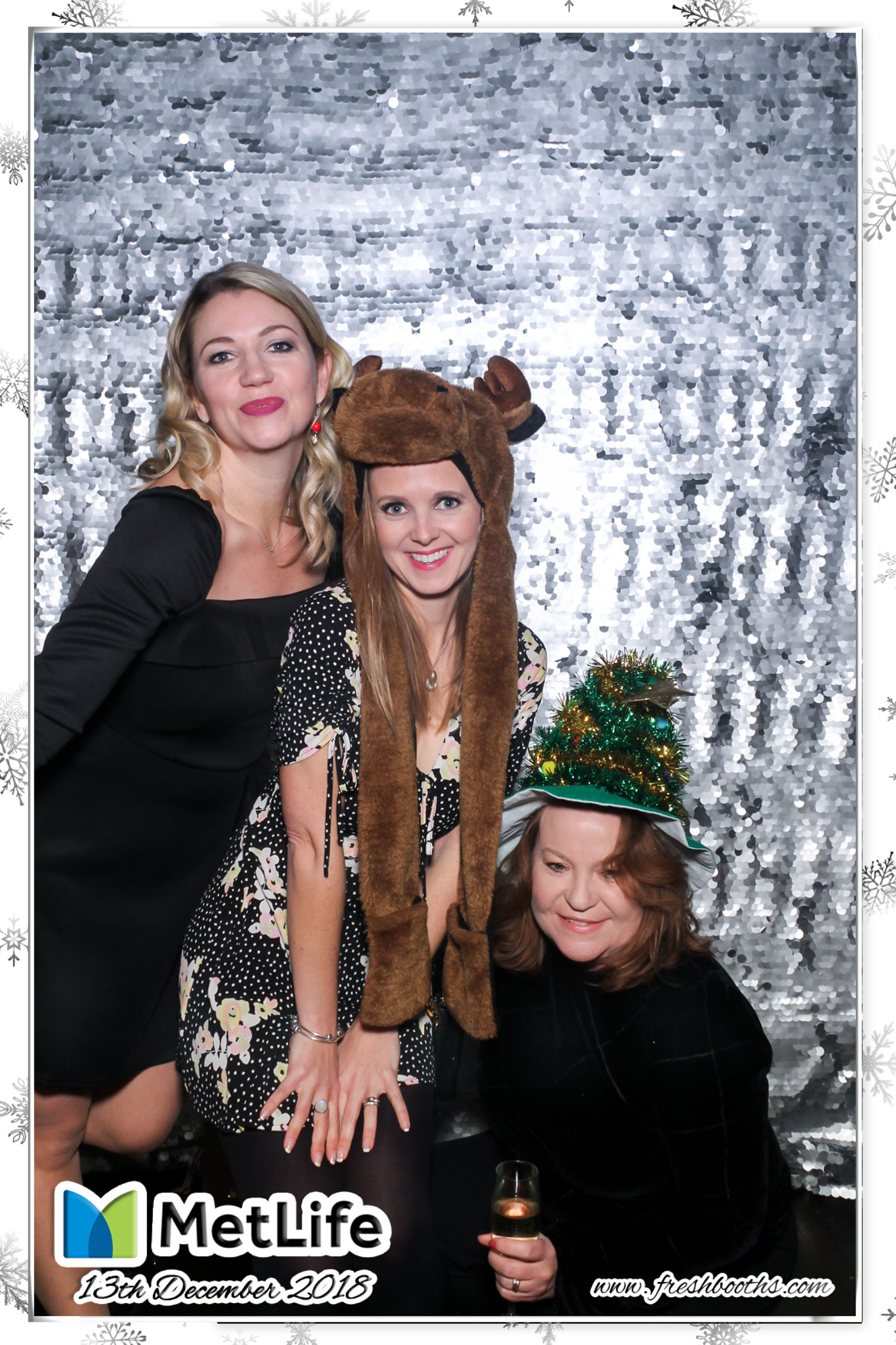 MetLife Christmas Party | View more photos from the event at gallery.freshbooths.com/u/FreshBooths/MetLife-Christmas-Party