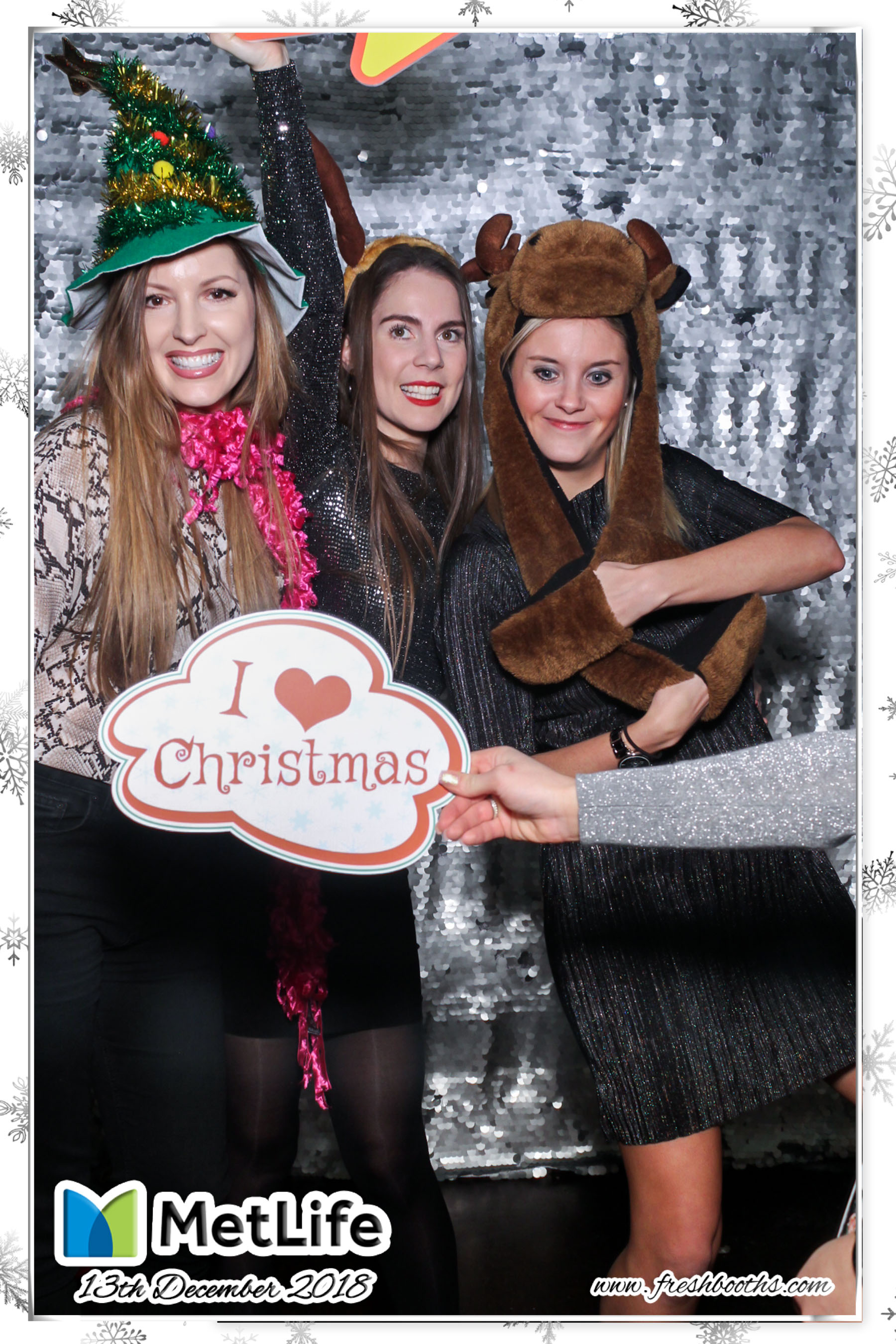 MetLife Christmas Party | View more photos from the event at gallery.freshbooths.com/u/FreshBooths/MetLife-Christmas-Party