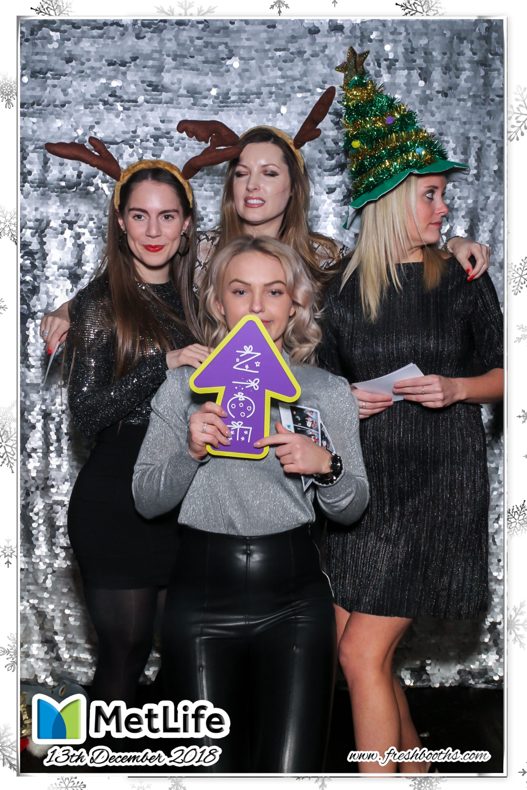 MetLife Christmas Party | View more photos from the event at gallery.freshbooths.com/u/FreshBooths/MetLife-Christmas-Party