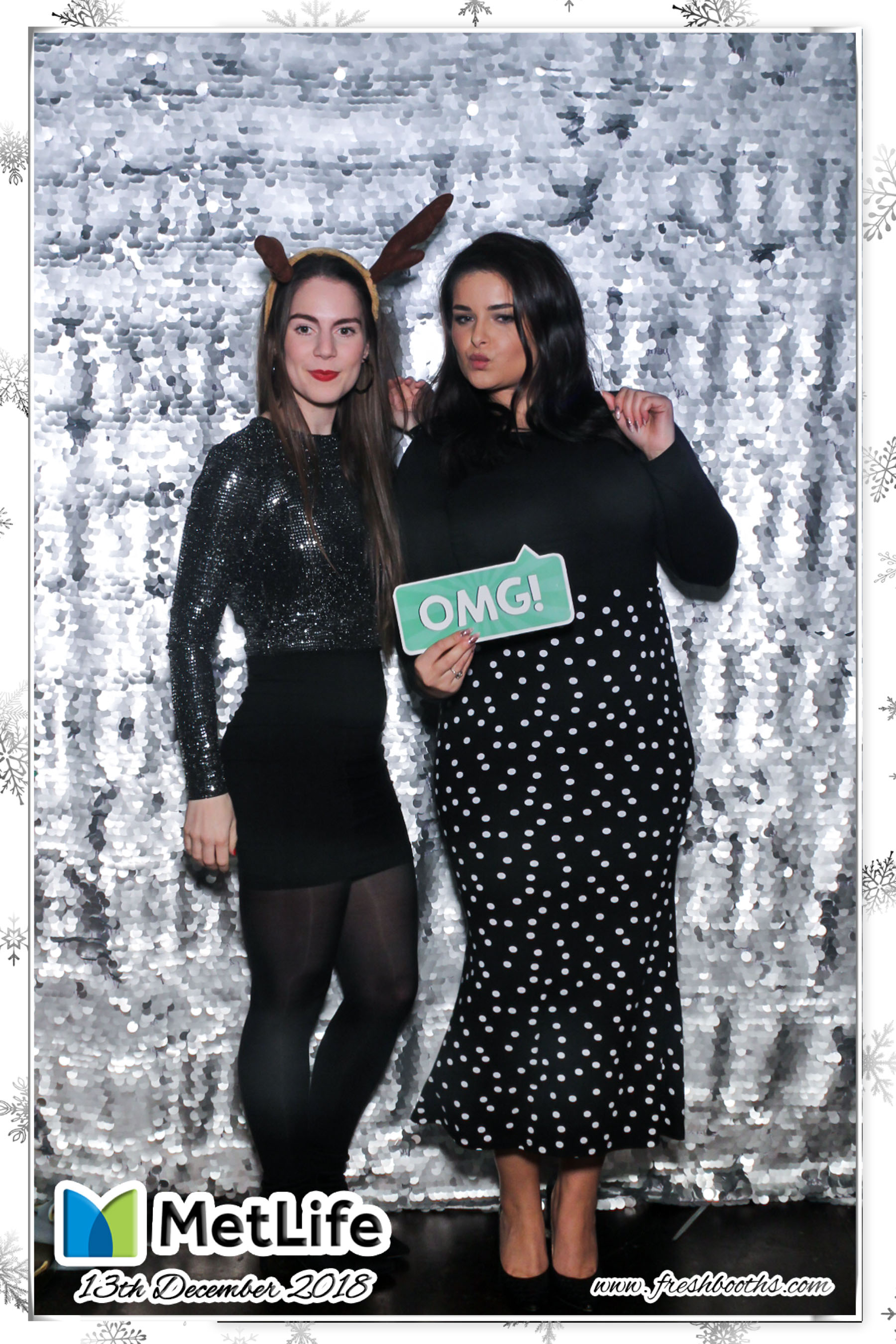 MetLife Christmas Party | View more photos from the event at gallery.freshbooths.com/u/FreshBooths/MetLife-Christmas-Party
