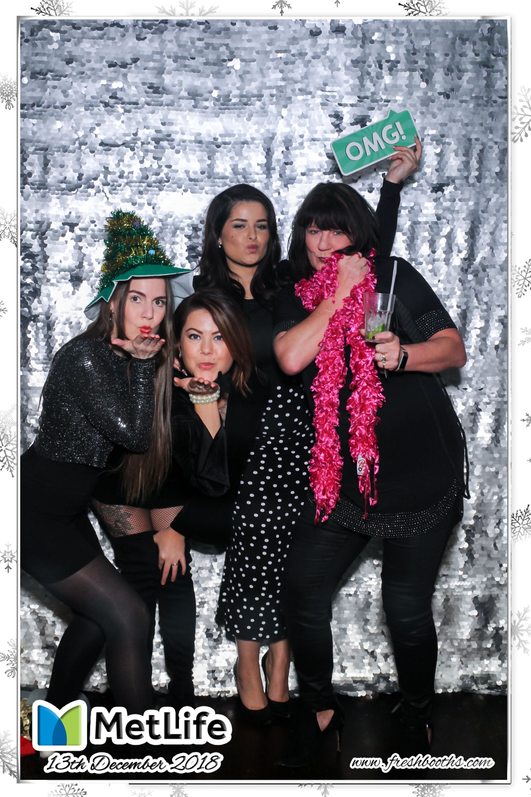 MetLife Christmas Party | View more photos from the event at gallery.freshbooths.com/u/FreshBooths/MetLife-Christmas-Party