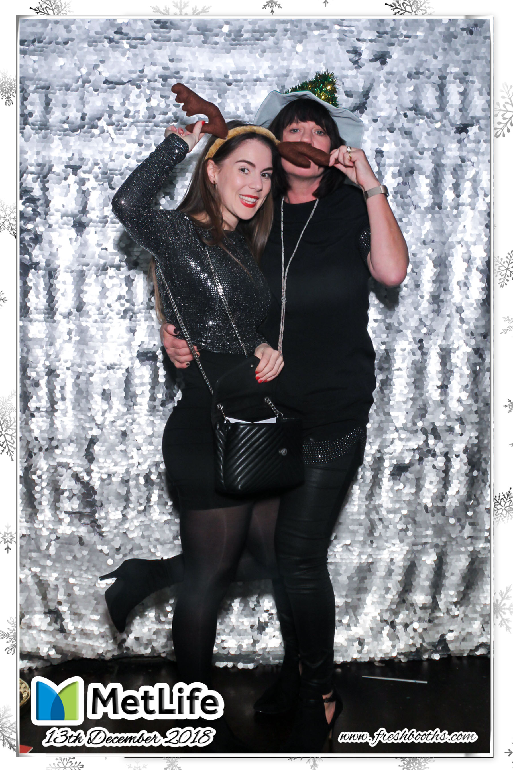 MetLife Christmas Party | View more photos from the event at gallery.freshbooths.com/u/FreshBooths/MetLife-Christmas-Party