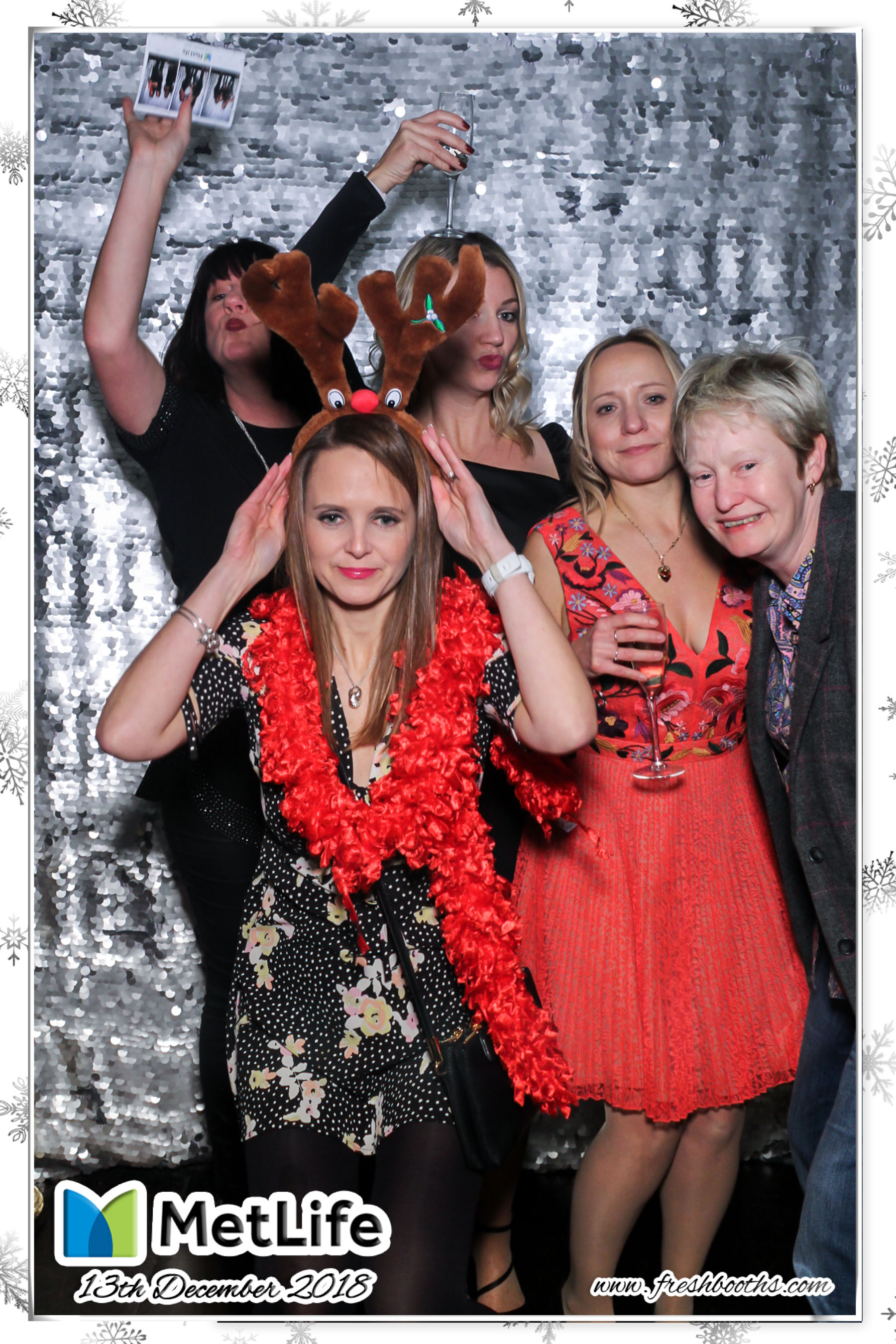 MetLife Christmas Party | View more photos from the event at gallery.freshbooths.com/u/FreshBooths/MetLife-Christmas-Party