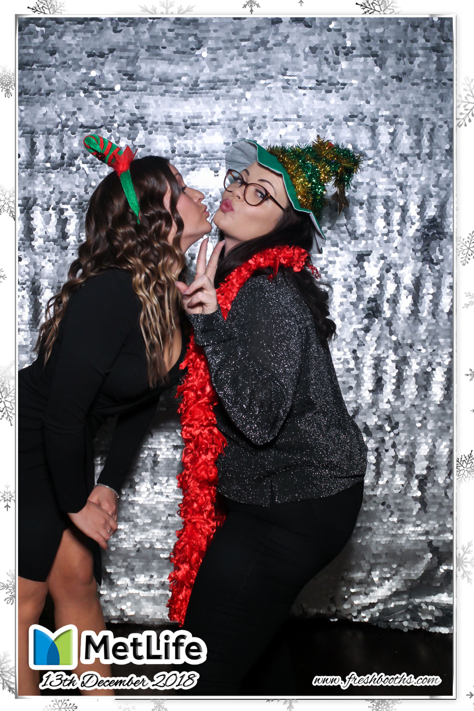 MetLife Christmas Party | View more photos from the event at gallery.freshbooths.com/u/FreshBooths/MetLife-Christmas-Party