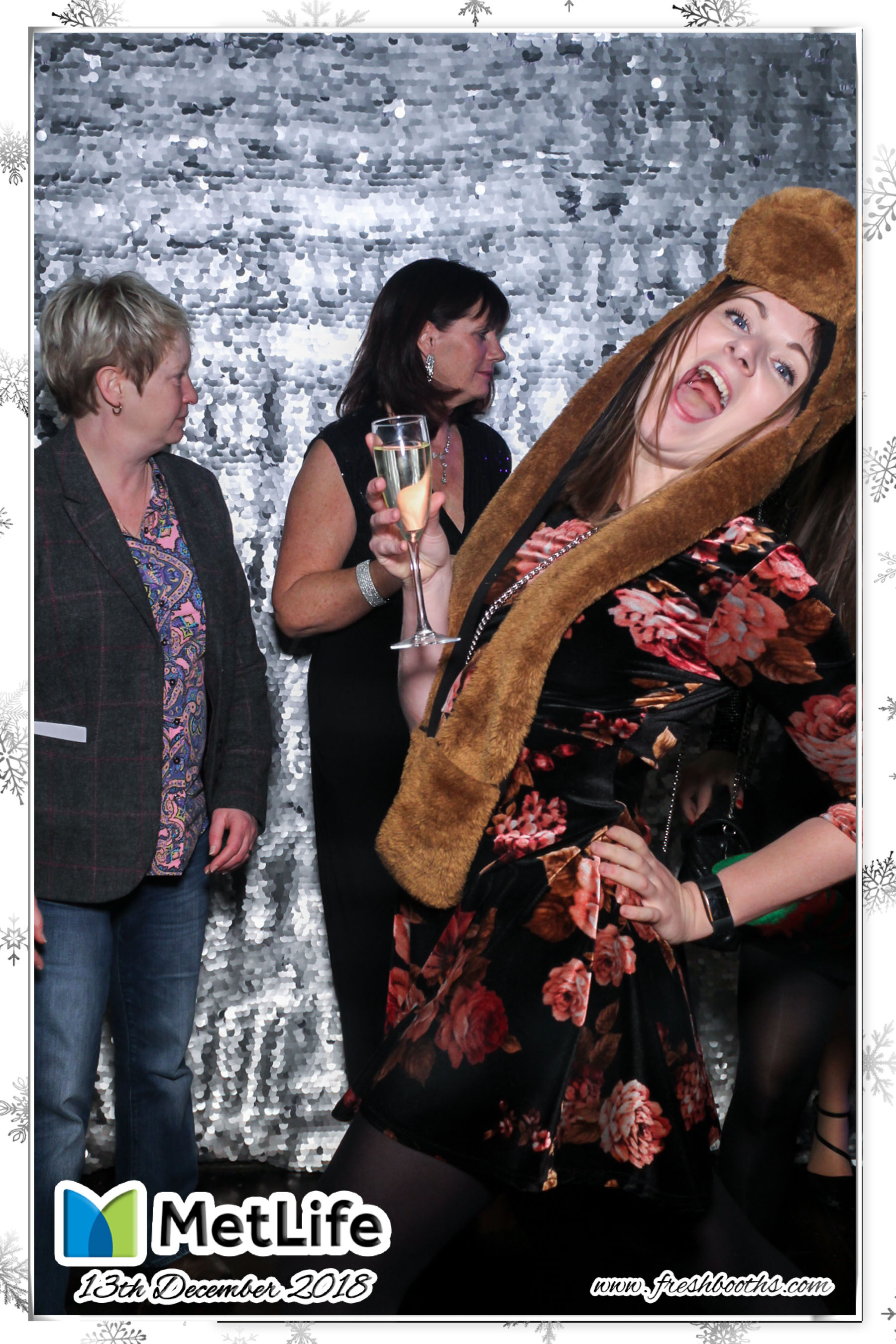 MetLife Christmas Party | View more photos from the event at gallery.freshbooths.com/u/FreshBooths/MetLife-Christmas-Party