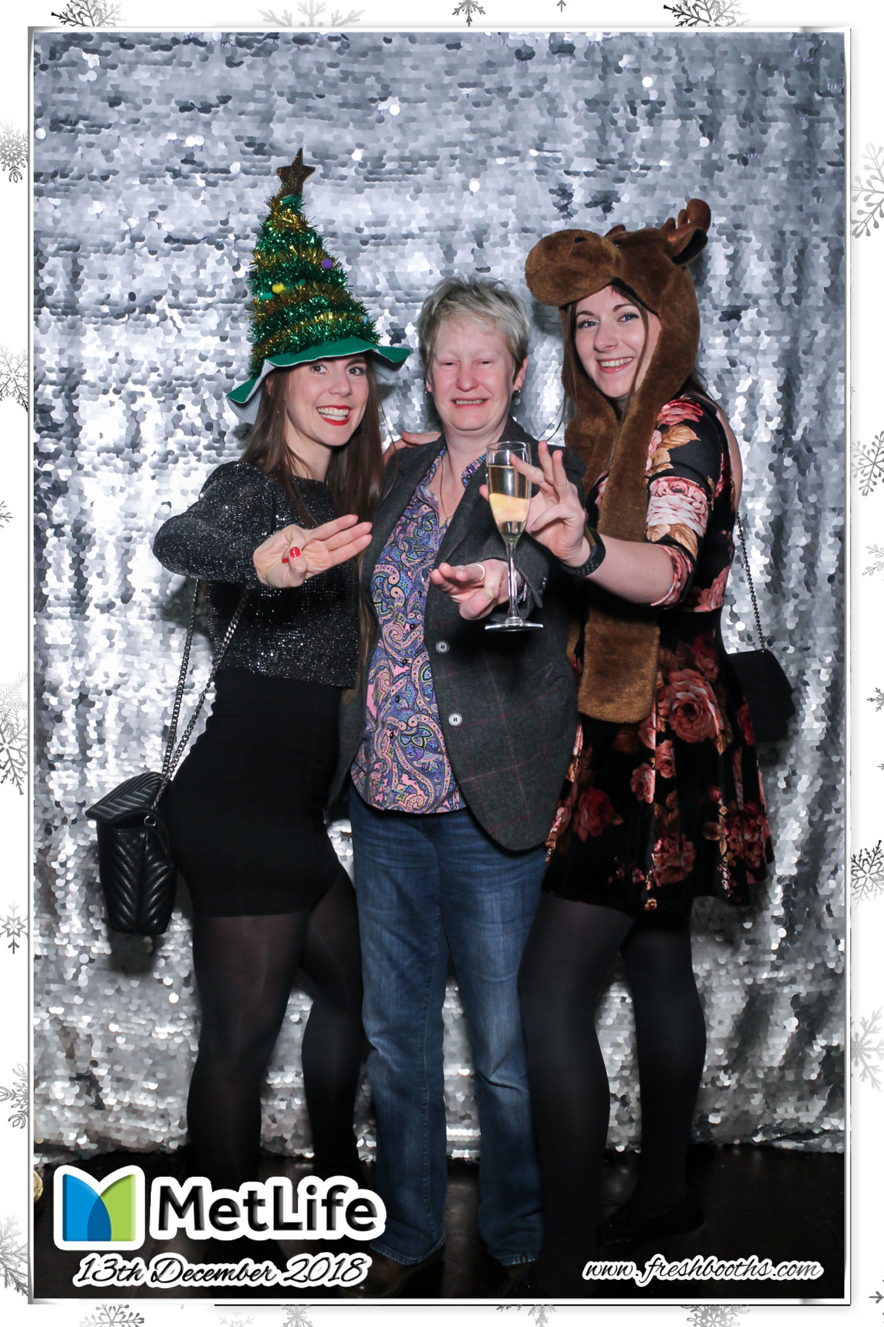 MetLife Christmas Party | View more photos from the event at gallery.freshbooths.com/u/FreshBooths/MetLife-Christmas-Party