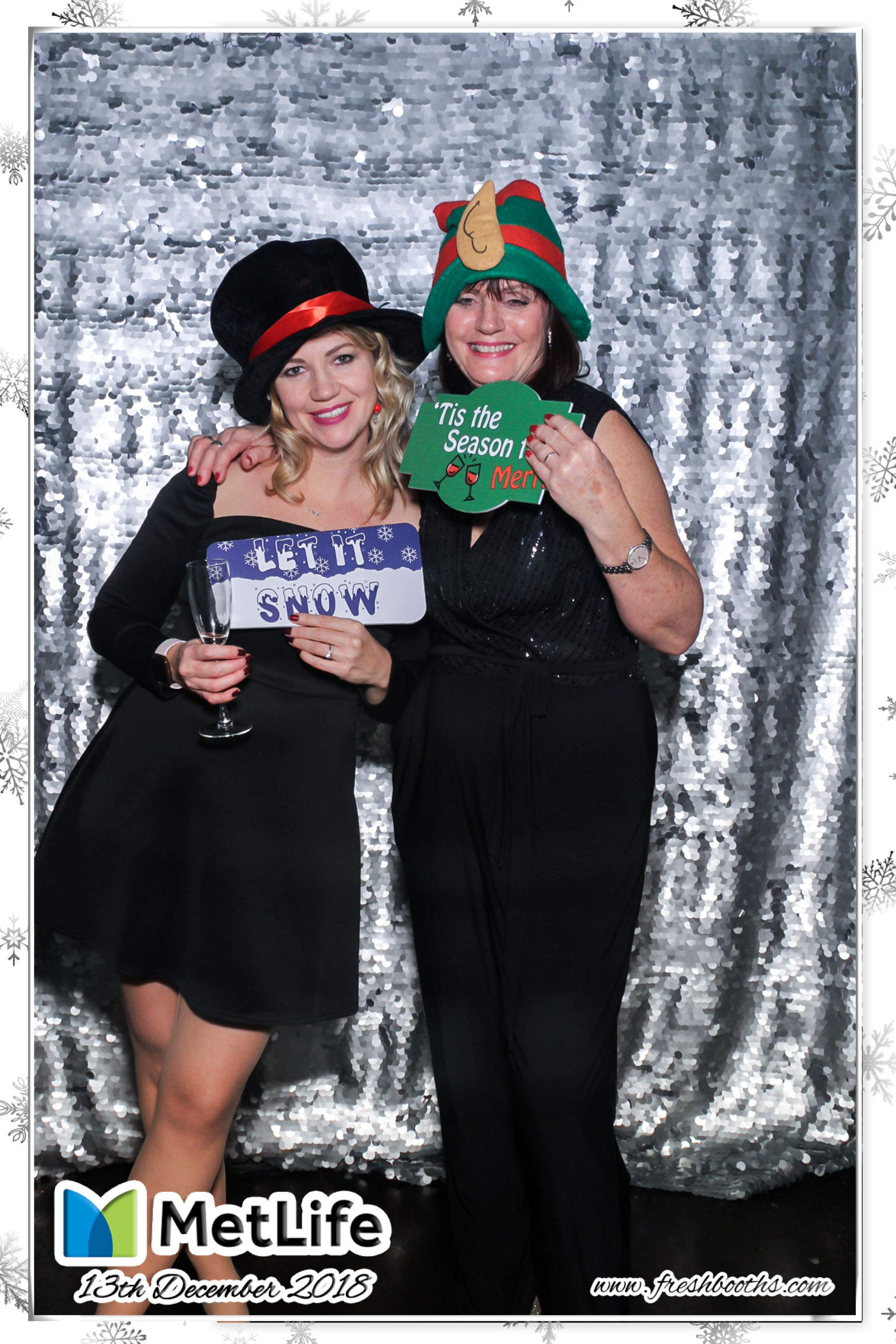 MetLife Christmas Party | View more photos from the event at gallery.freshbooths.com/u/FreshBooths/MetLife-Christmas-Party