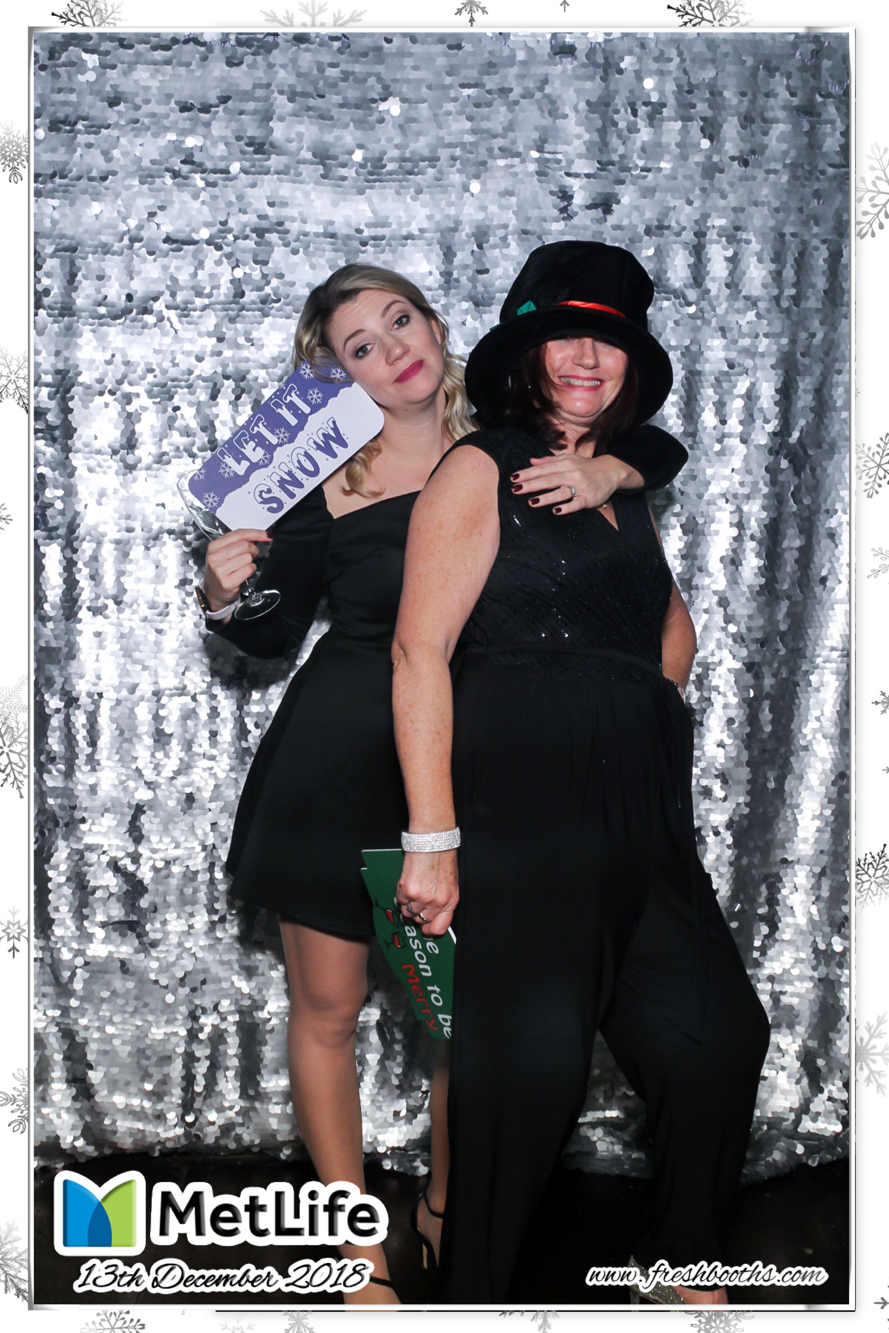 MetLife Christmas Party | View more photos from the event at gallery.freshbooths.com/u/FreshBooths/MetLife-Christmas-Party
