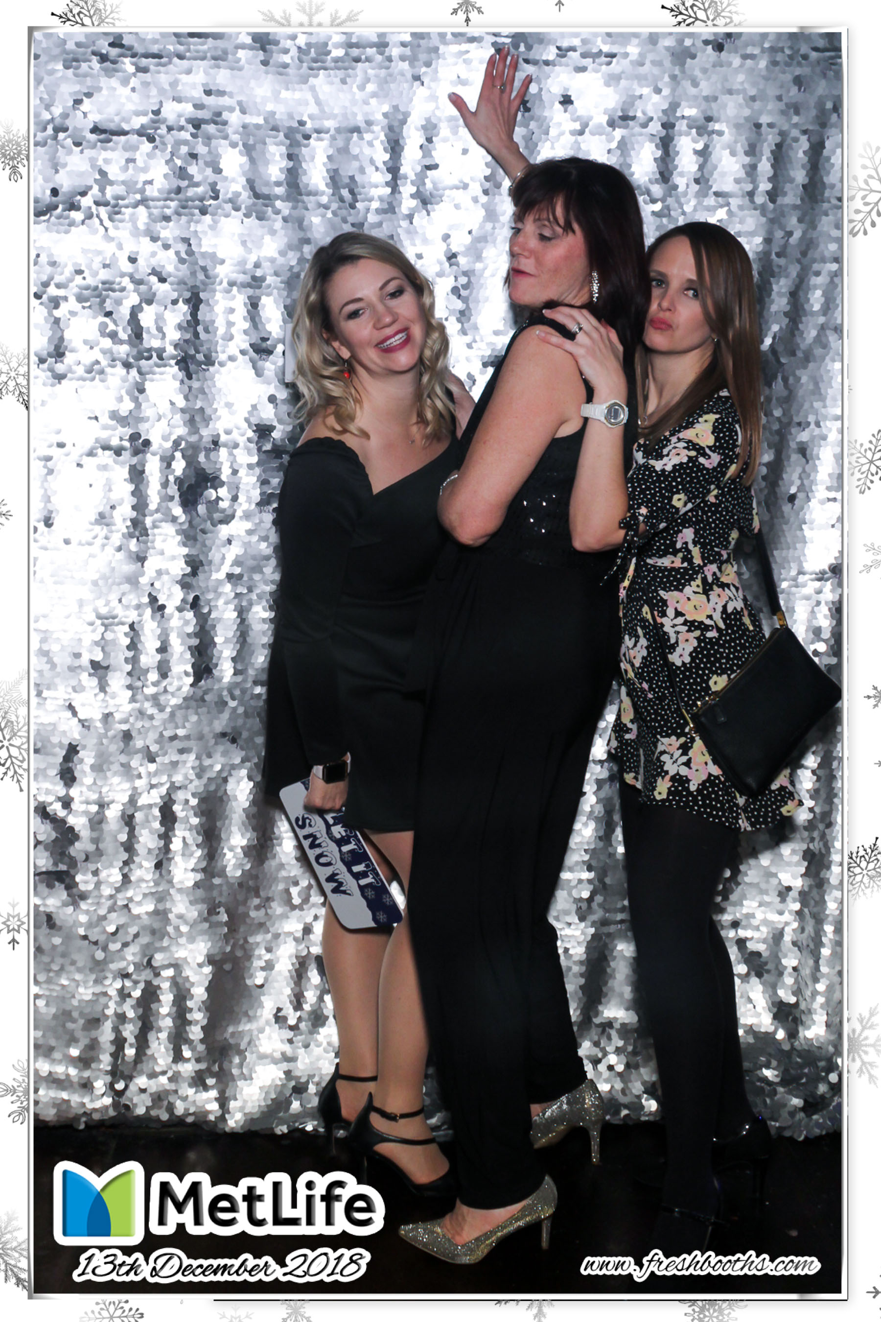 MetLife Christmas Party | View more photos from the event at gallery.freshbooths.com/u/FreshBooths/MetLife-Christmas-Party