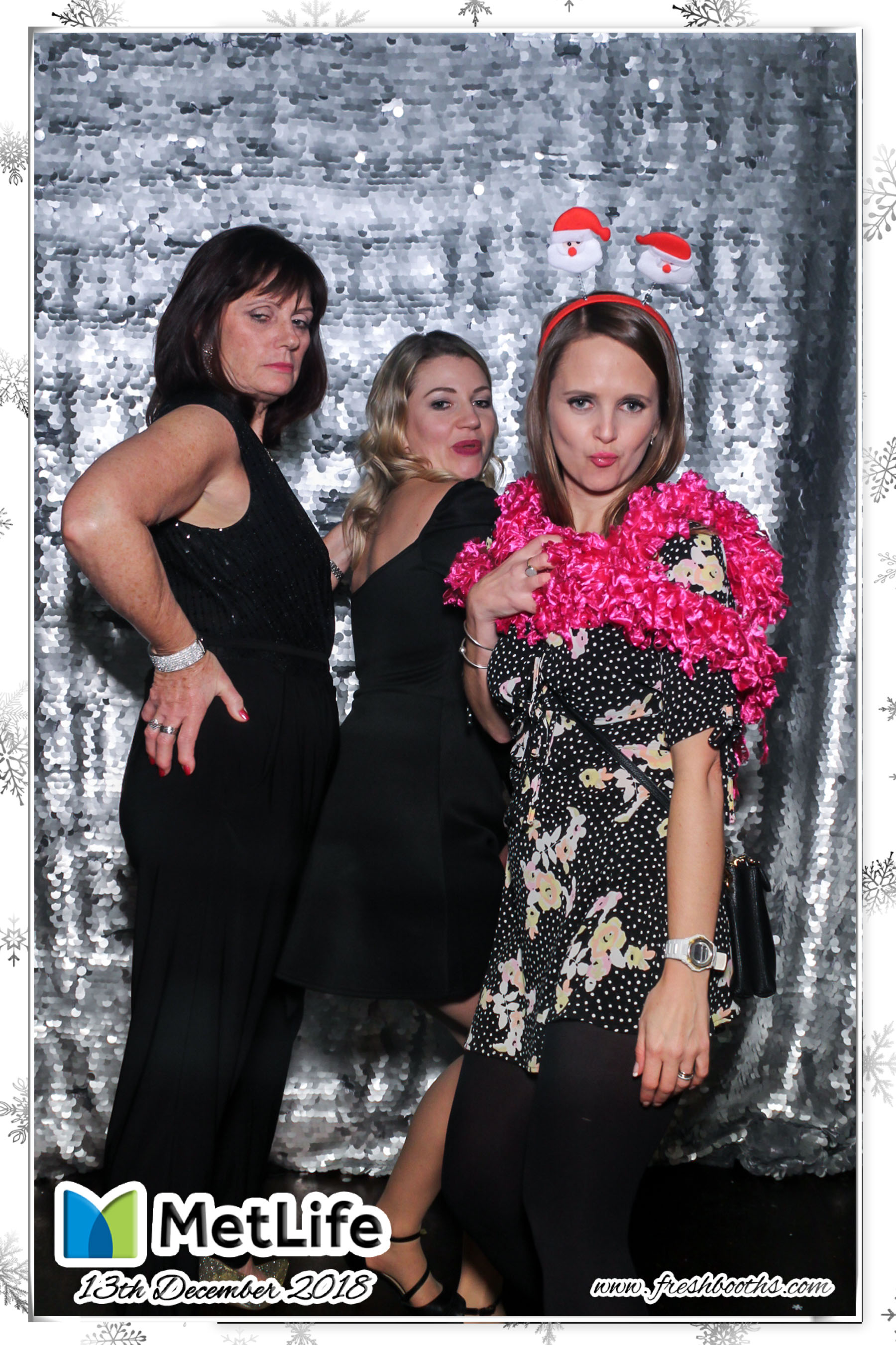 MetLife Christmas Party | View more photos from the event at gallery.freshbooths.com/u/FreshBooths/MetLife-Christmas-Party