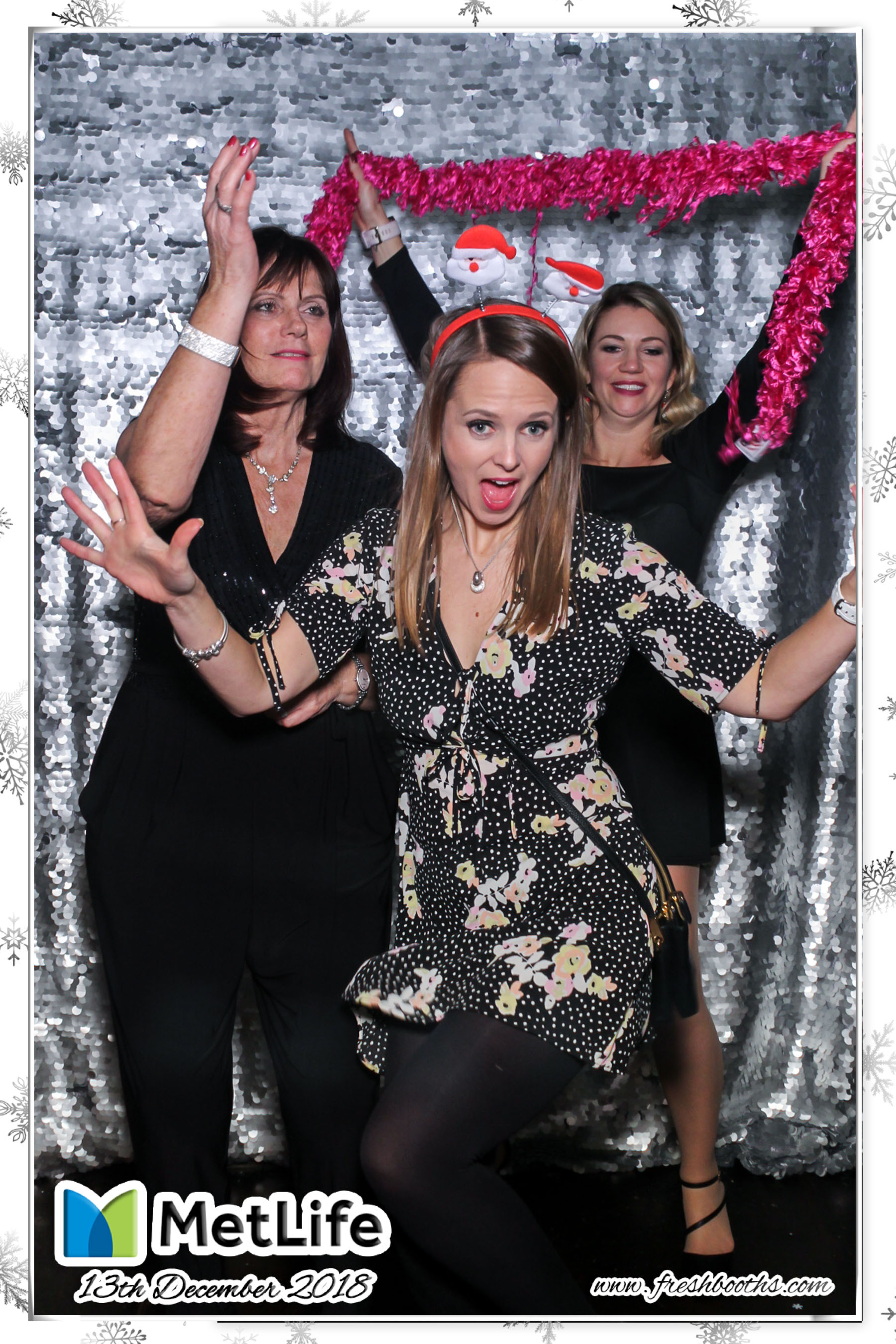 MetLife Christmas Party | View more photos from the event at gallery.freshbooths.com/u/FreshBooths/MetLife-Christmas-Party