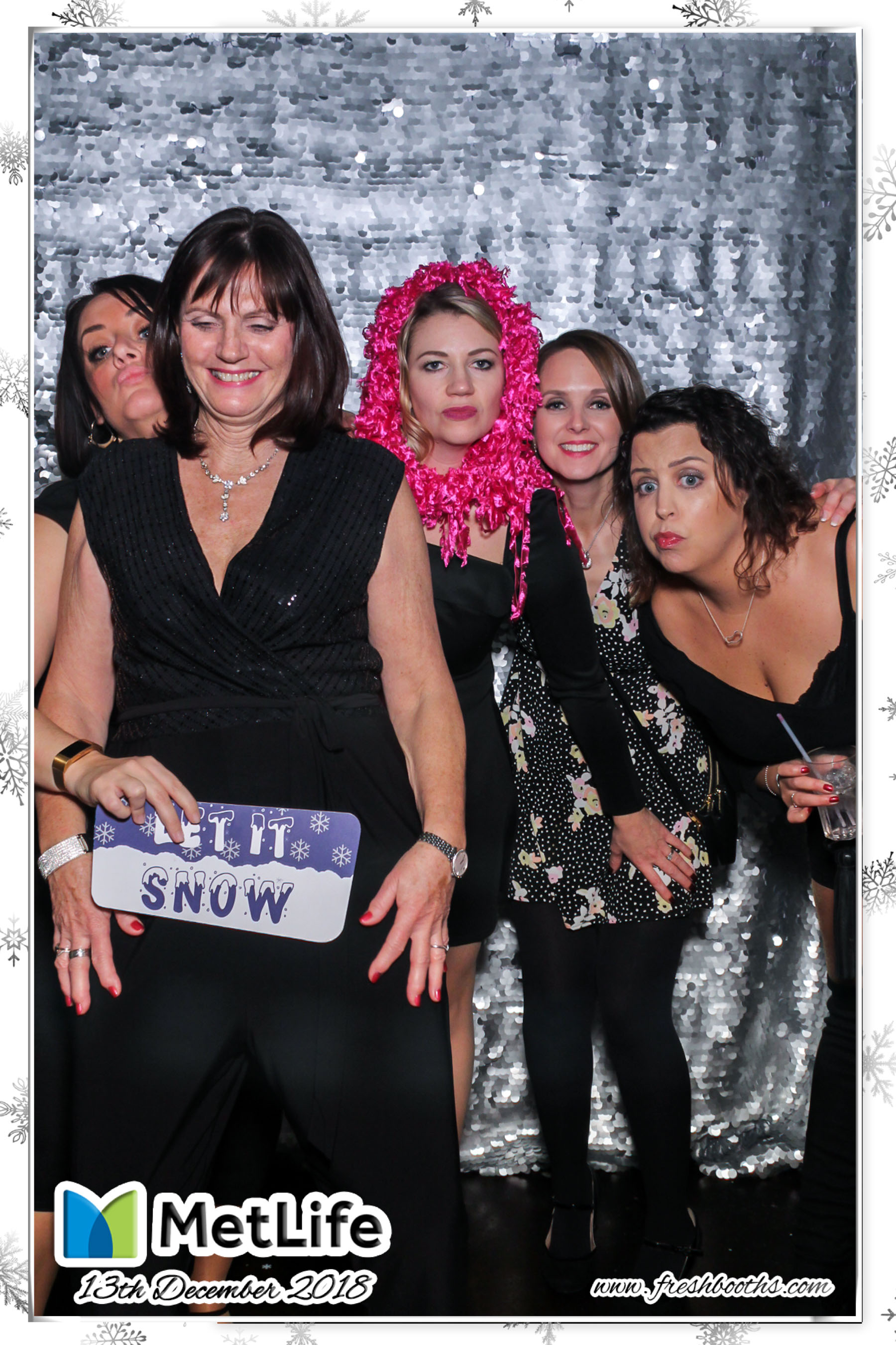 MetLife Christmas Party | View more photos from the event at gallery.freshbooths.com/u/FreshBooths/MetLife-Christmas-Party
