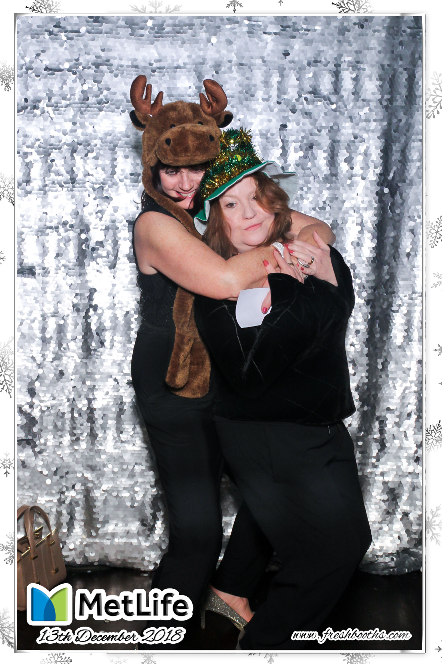 MetLife Christmas Party | View more photos from the event at gallery.freshbooths.com/u/FreshBooths/MetLife-Christmas-Party