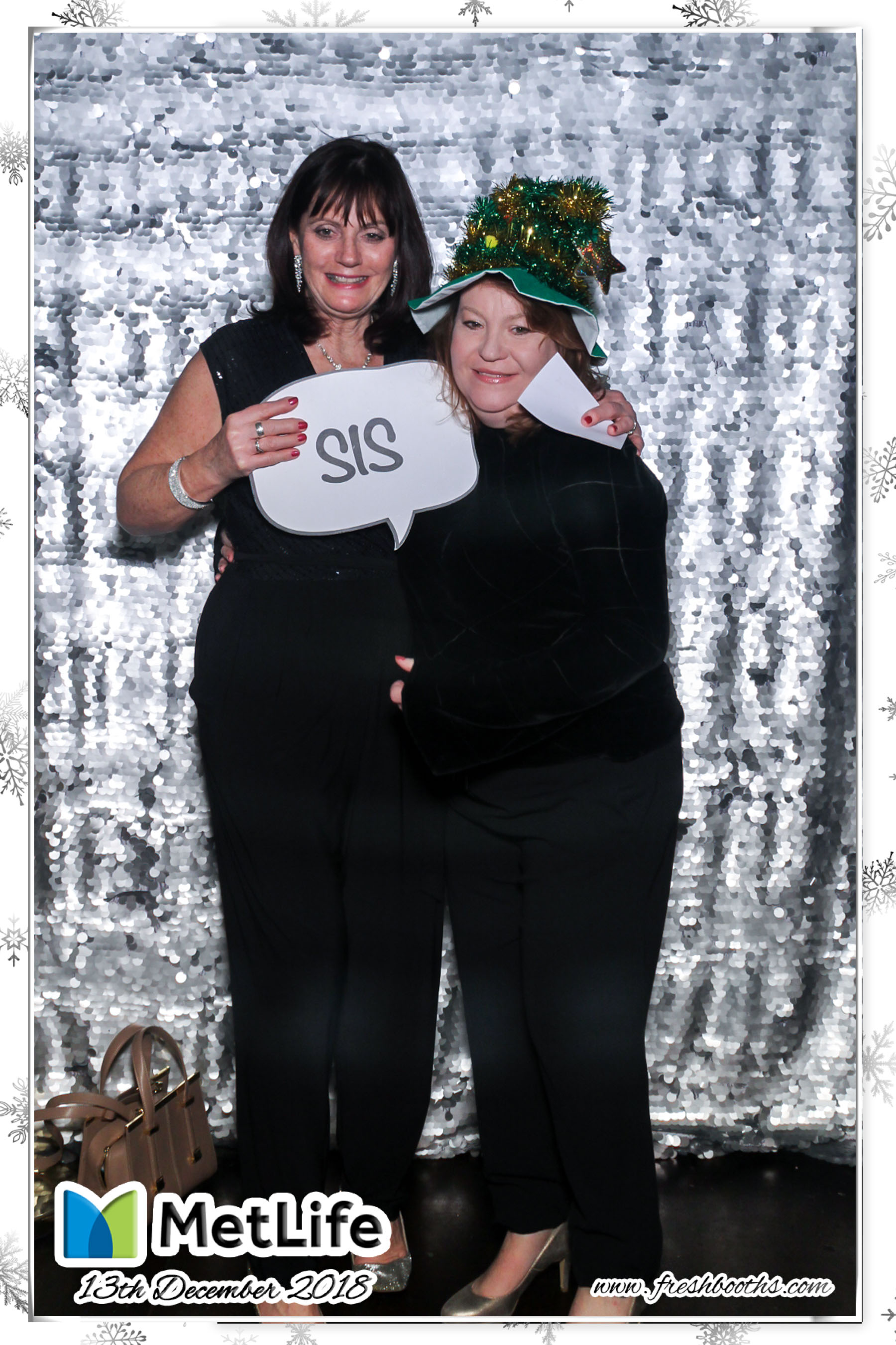 MetLife Christmas Party | View more photos from the event at gallery.freshbooths.com/u/FreshBooths/MetLife-Christmas-Party