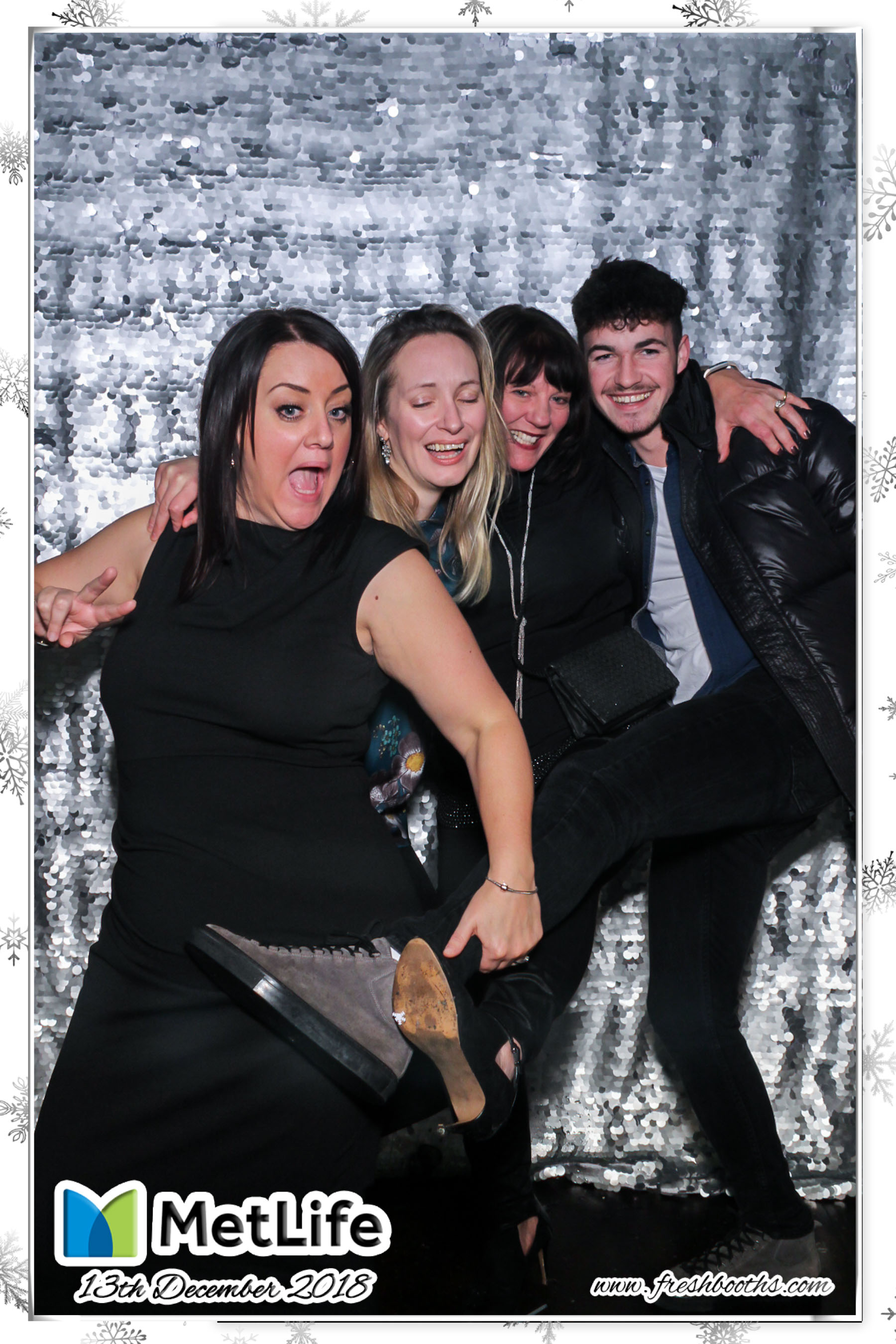 MetLife Christmas Party | View more photos from the event at gallery.freshbooths.com/u/FreshBooths/MetLife-Christmas-Party
