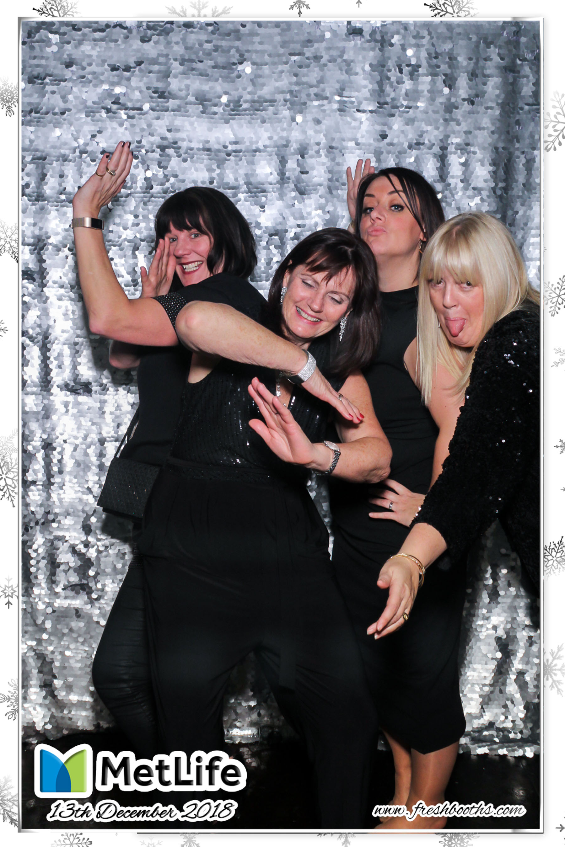 MetLife Christmas Party | View more photos from the event at gallery.freshbooths.com/u/FreshBooths/MetLife-Christmas-Party