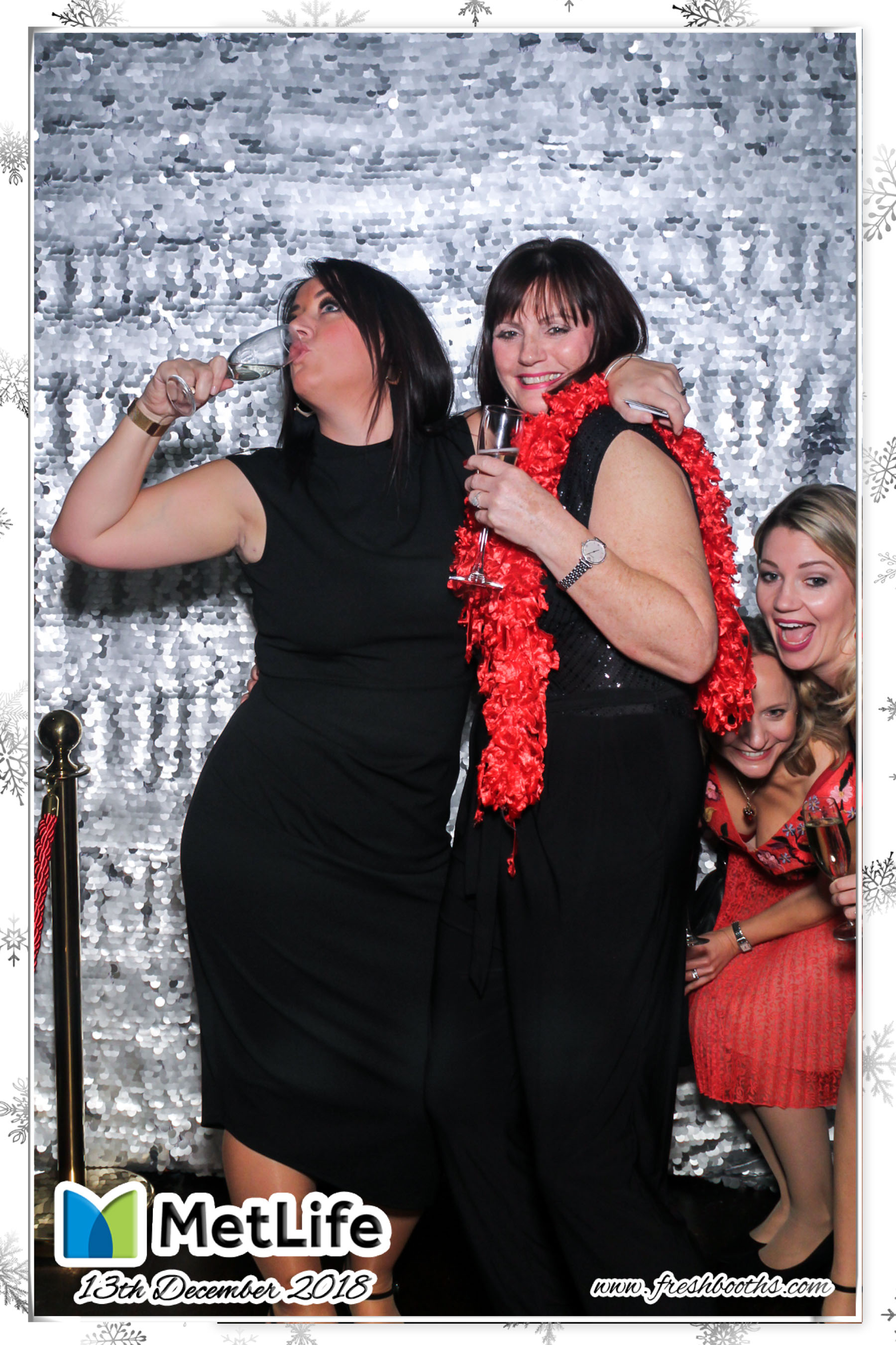 MetLife Christmas Party | View more photos from the event at gallery.freshbooths.com/u/FreshBooths/MetLife-Christmas-Party