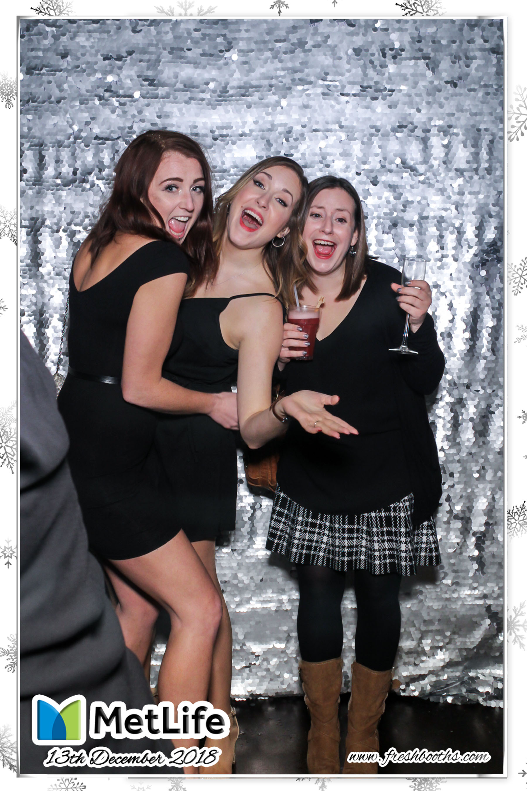MetLife Christmas Party | View more photos from the event at gallery.freshbooths.com/u/FreshBooths/MetLife-Christmas-Party