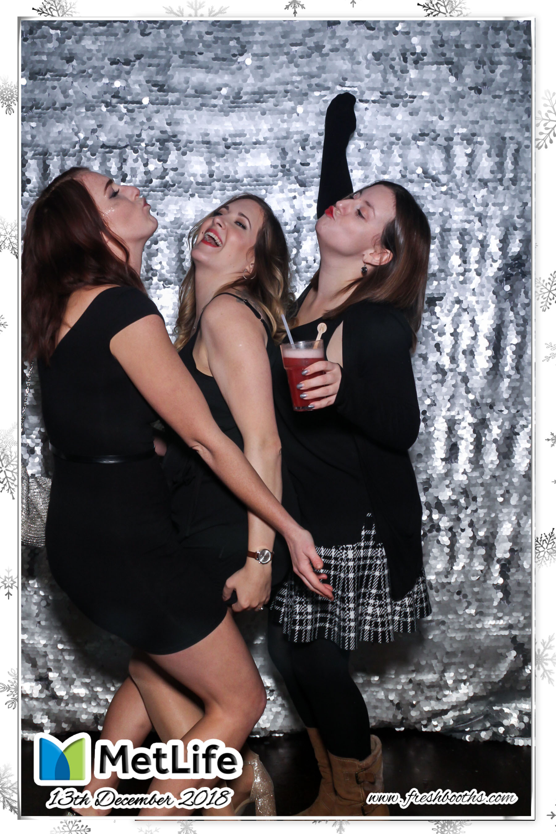 MetLife Christmas Party | View more photos from the event at gallery.freshbooths.com/u/FreshBooths/MetLife-Christmas-Party