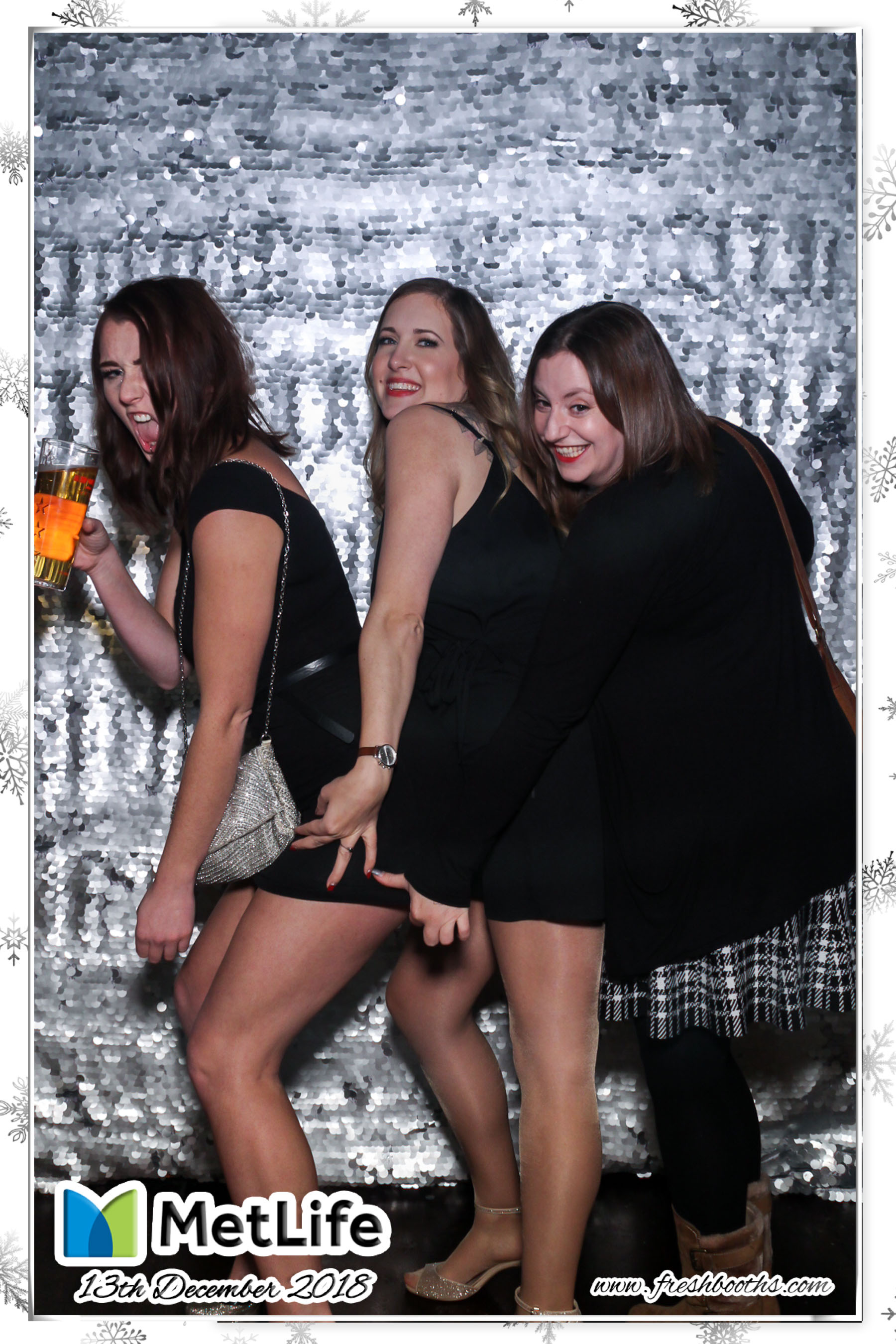 MetLife Christmas Party | View more photos from the event at gallery.freshbooths.com/u/FreshBooths/MetLife-Christmas-Party