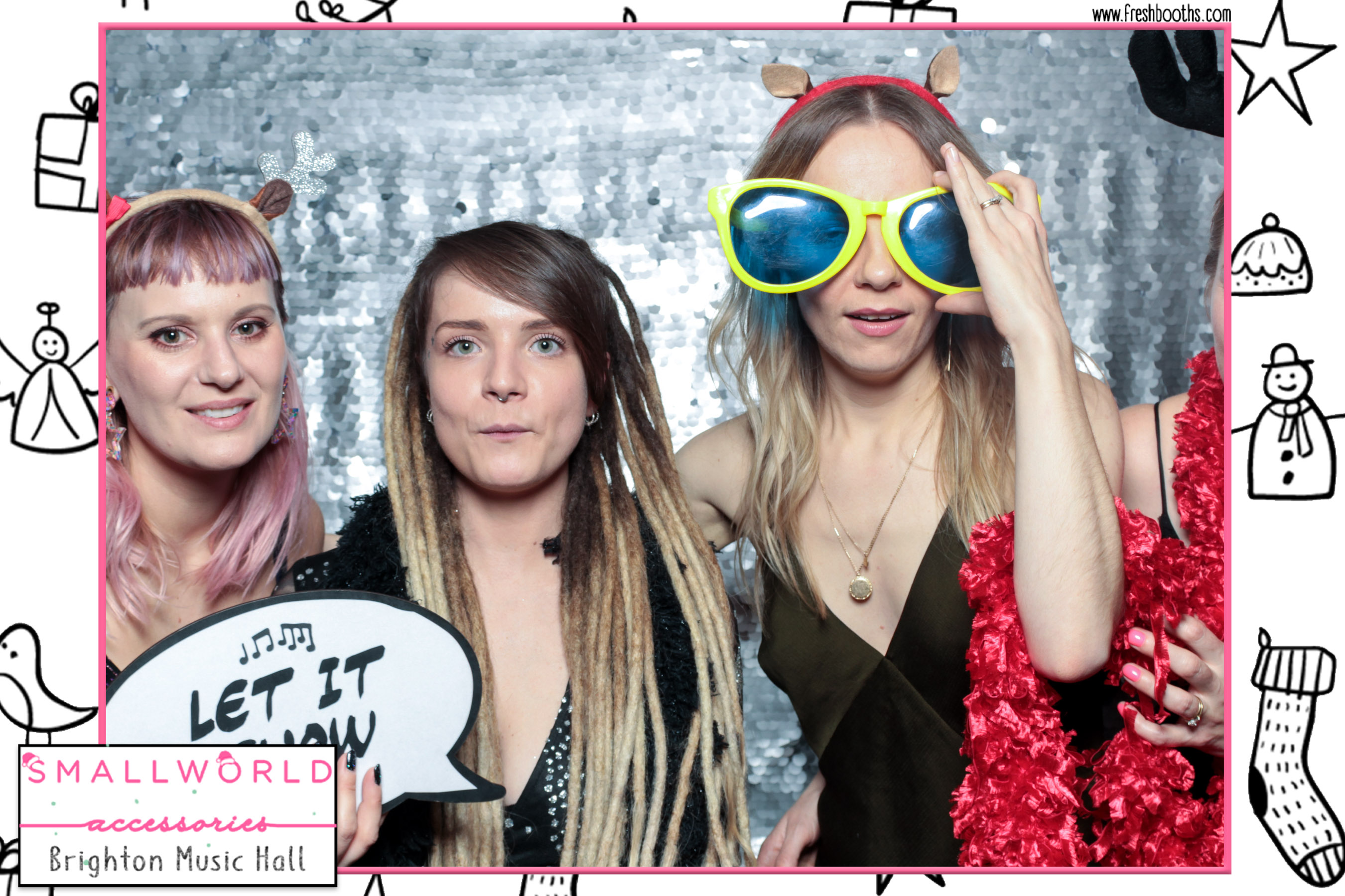 Smallworld Accessories Xmas Party | View more photos from the event at gallery.freshbooths.com/u/FreshBooths/Smallworld-Accessories-Xmas-Party