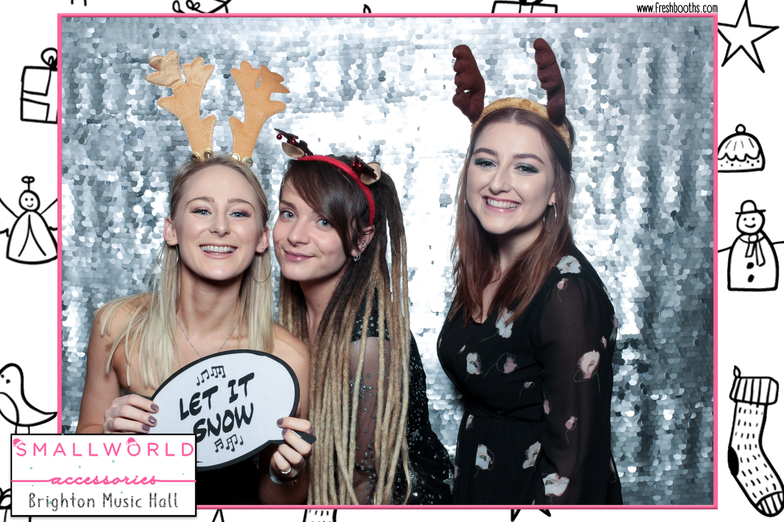 Smallworld Accessories Xmas Party | View more photos from the event at gallery.freshbooths.com/u/FreshBooths/Smallworld-Accessories-Xmas-Party