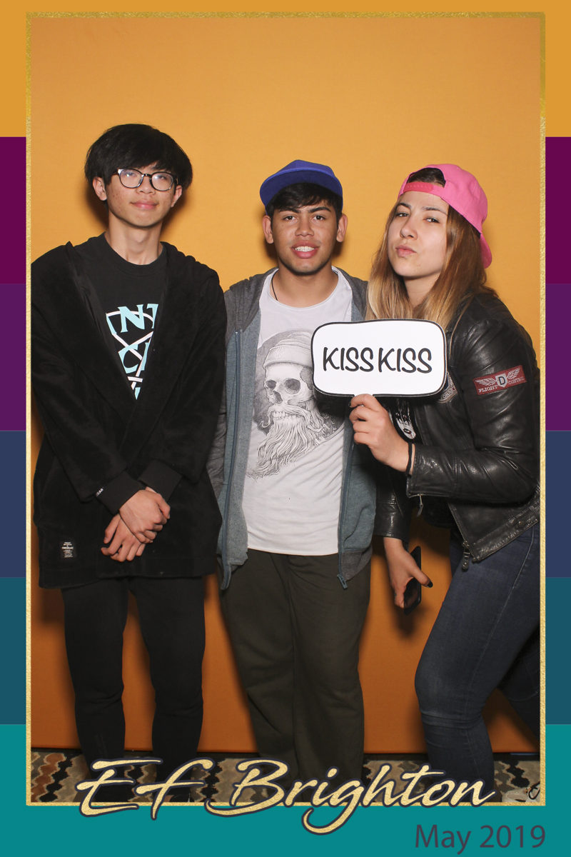 EF Brighton May 2019 - Selfie Mirror | View more photos from the event at gallery.freshbooths.com/u/FreshBooths/EF-Brighton-May-2019-Selfie-Mirror