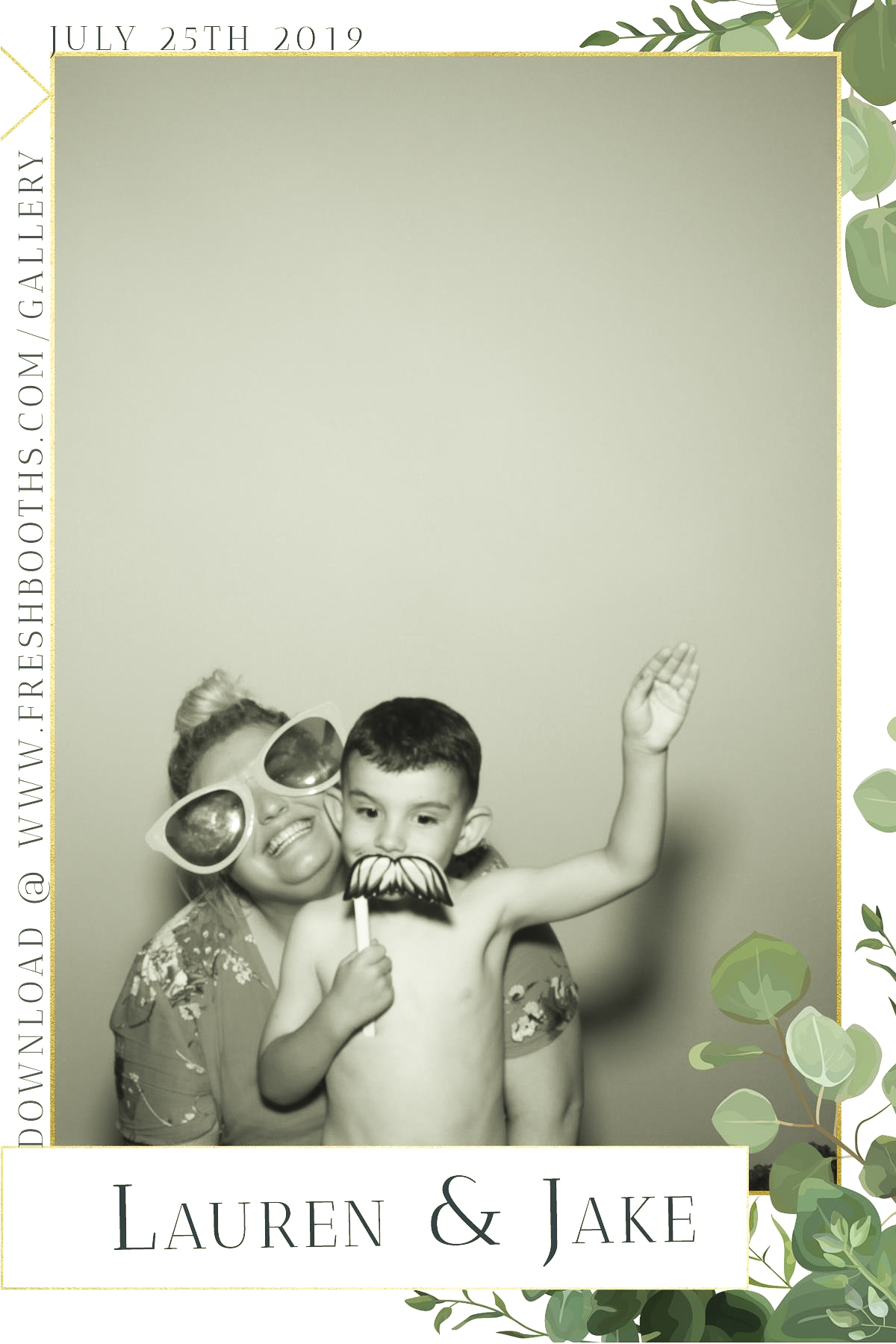 Johnson Wedding - Selfie Mirror | View more photos from the event at gallery.freshbooths.com/u/FreshBooths/Johnson-Wedding-Selfie-Mirror