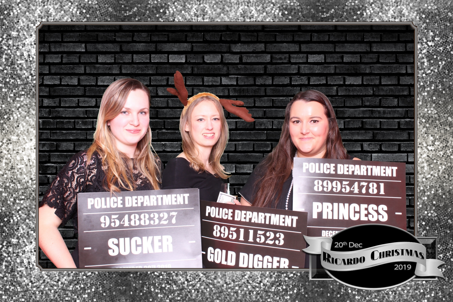 Ricardo Christmas Party 2019 - Green Screen | View more photos from the event at gallery.freshbooths.com/u/FreshBooths/Ricardo-Christmas-Party-2019-Green-Screen