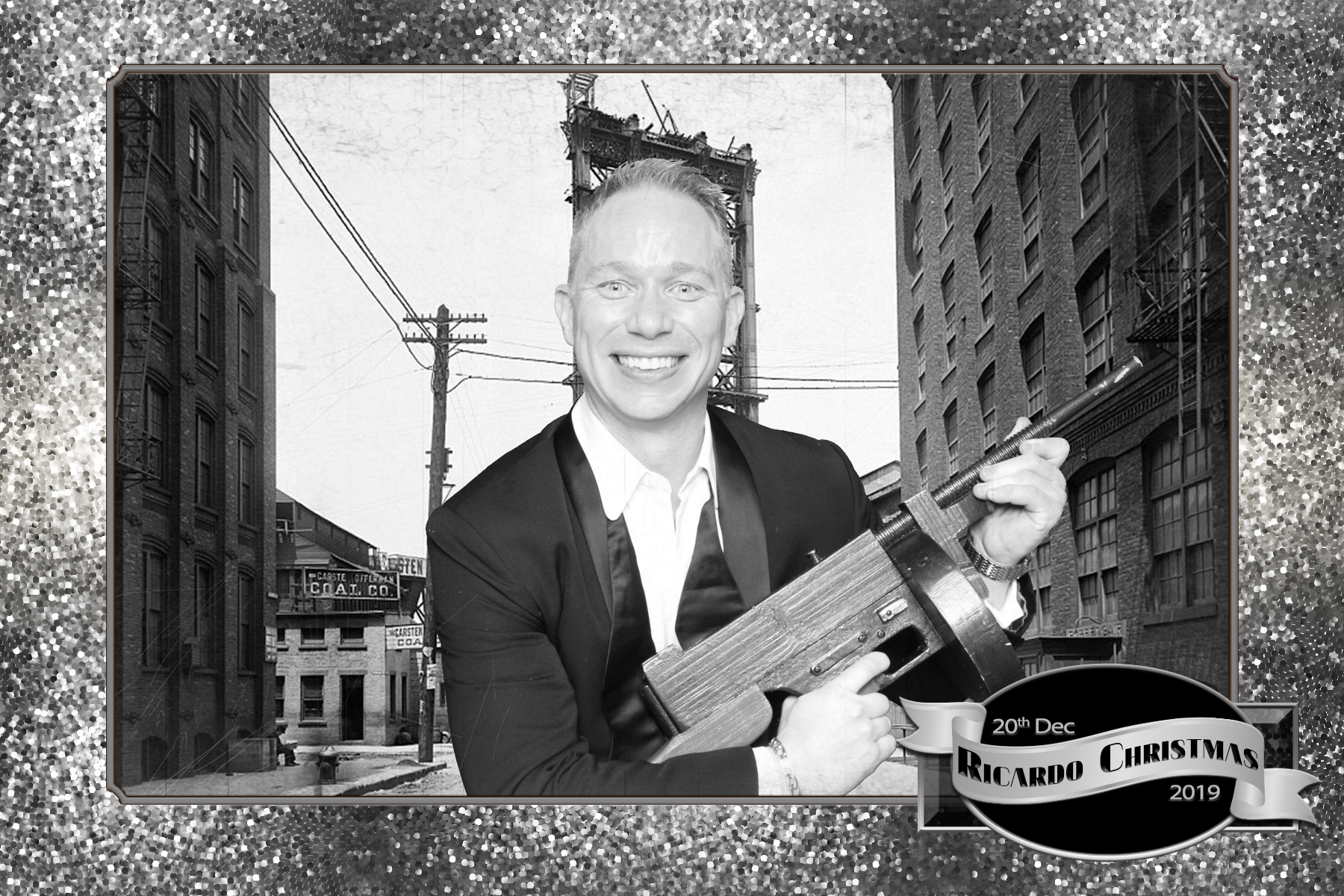 Ricardo Christmas Party 2019 - Green Screen | View more photos from the event at gallery.freshbooths.com/u/FreshBooths/Ricardo-Christmas-Party-2019-Green-Screen