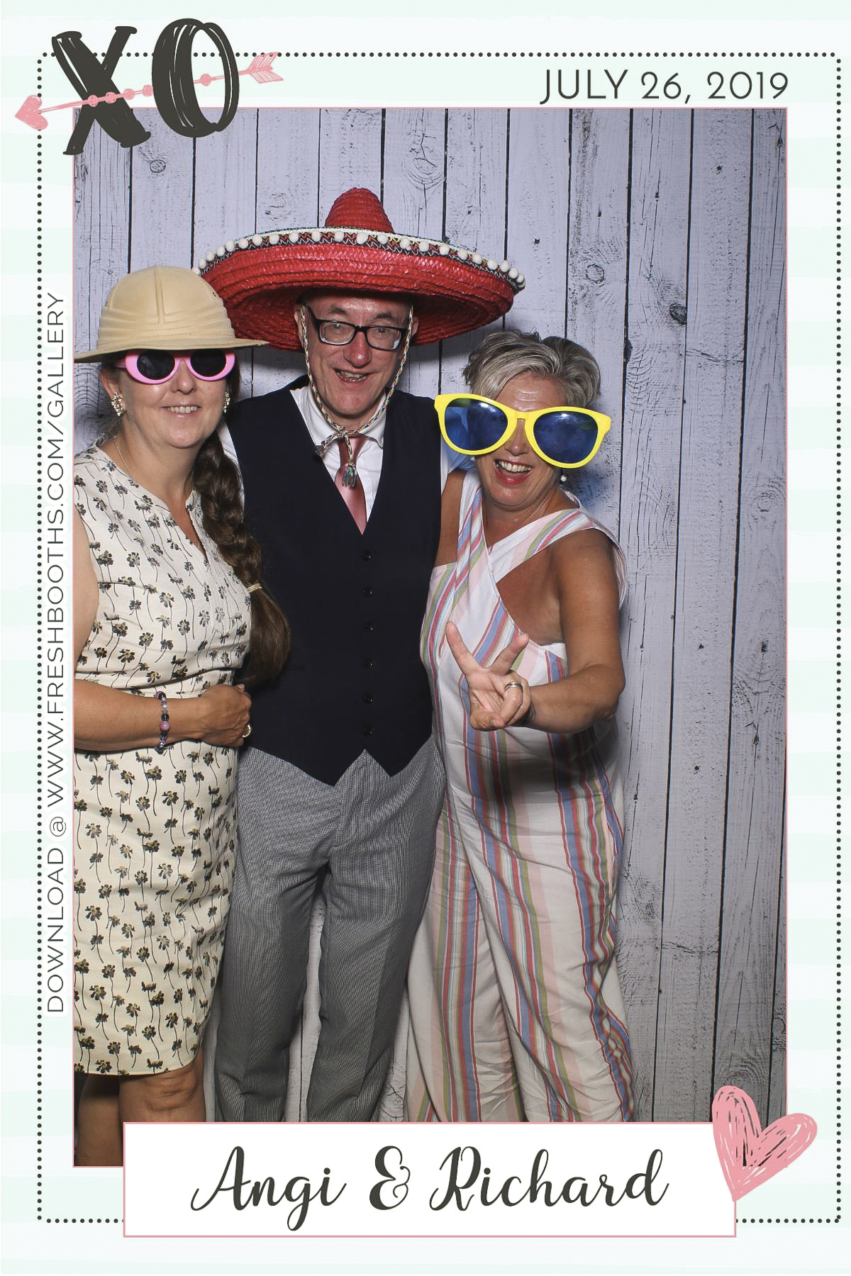 Richard & Angi’s Wedding - Selfie Mirror | View more photos from the event at gallery.freshbooths.com/u/FreshBooths/Richard-Angi’s-Wedding-Selfie-Mirror