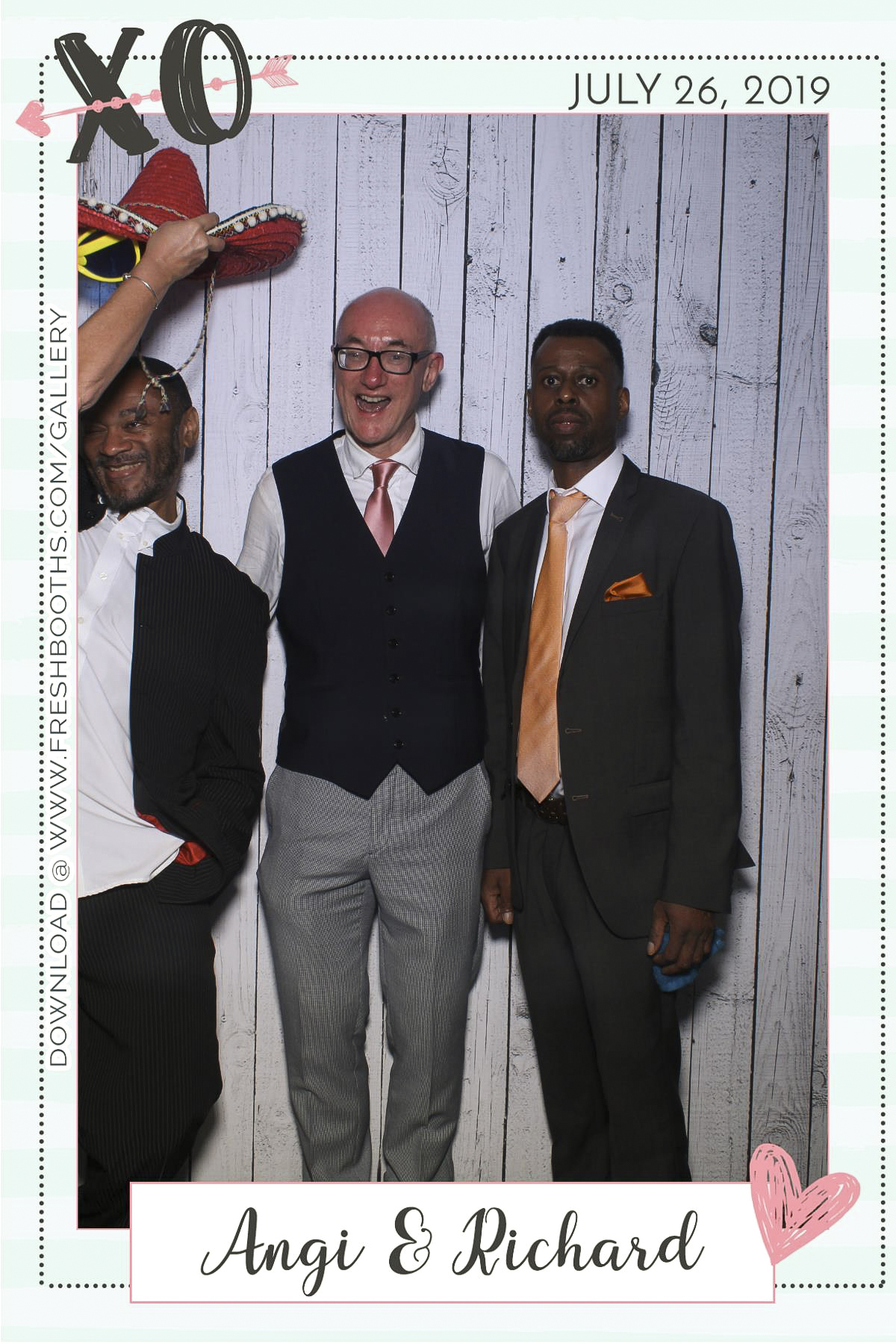 Richard & Angi’s Wedding - Selfie Mirror | View more photos from the event at gallery.freshbooths.com/u/FreshBooths/Richard-Angi’s-Wedding-Selfie-Mirror