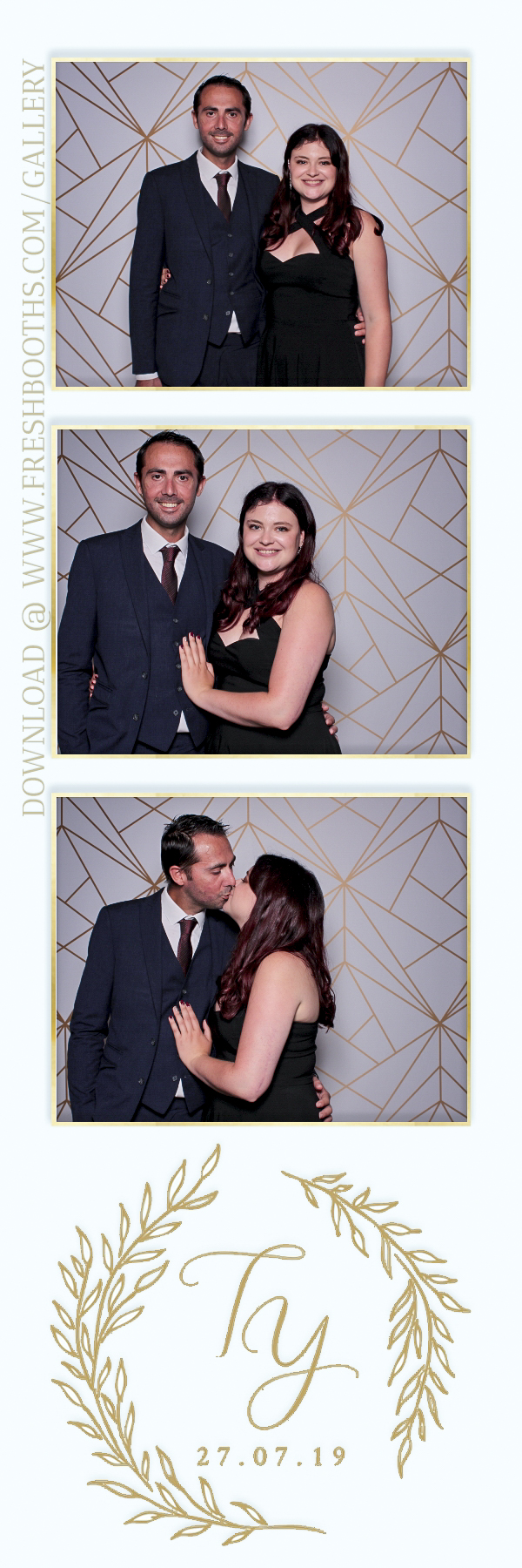 Tianqi and Yisheng's Wedding - Classic Open Booth | View more photos from the event at gallery.freshbooths.com/u/FreshBooths/Tianqi-and-Yishengs-Wedding-Classic-Open-Booth