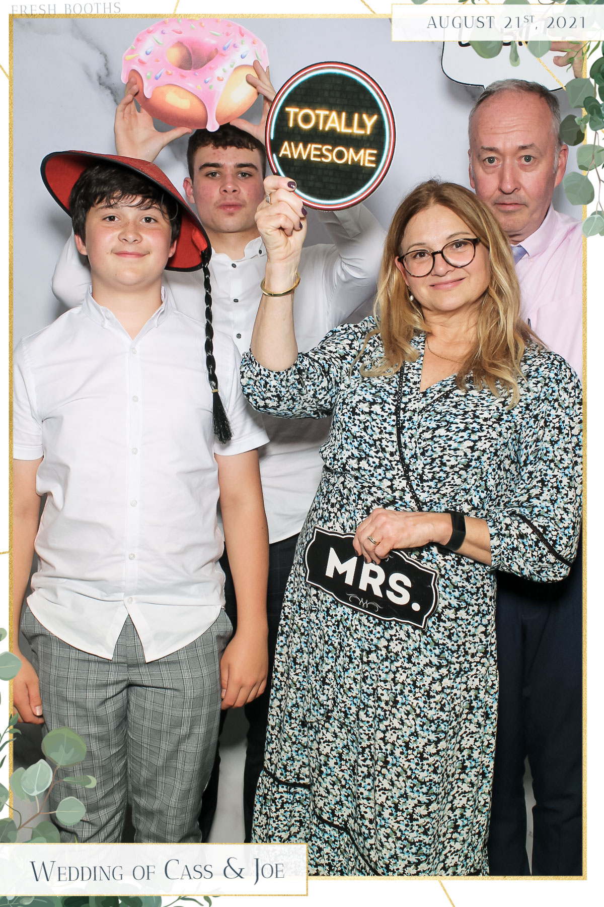 Cass & Joe Wedding - Selfie Mirror | View more photos from the event at gallery.freshbooths.com/u/FreshBooths/Cass-Joe-Wedding-Selfie-Mirror