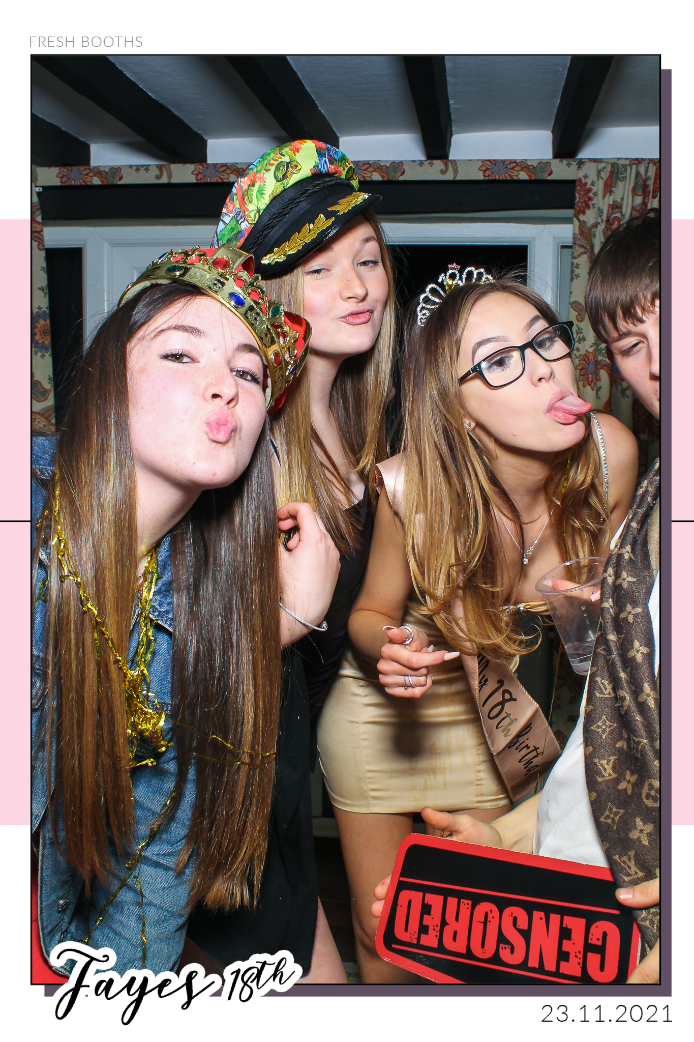 Fayes 18th - Selfie Mirror | View more photos from the event at gallery.freshbooths.com/u/FreshBooths/Fayes-18th-Selfie-Mirror