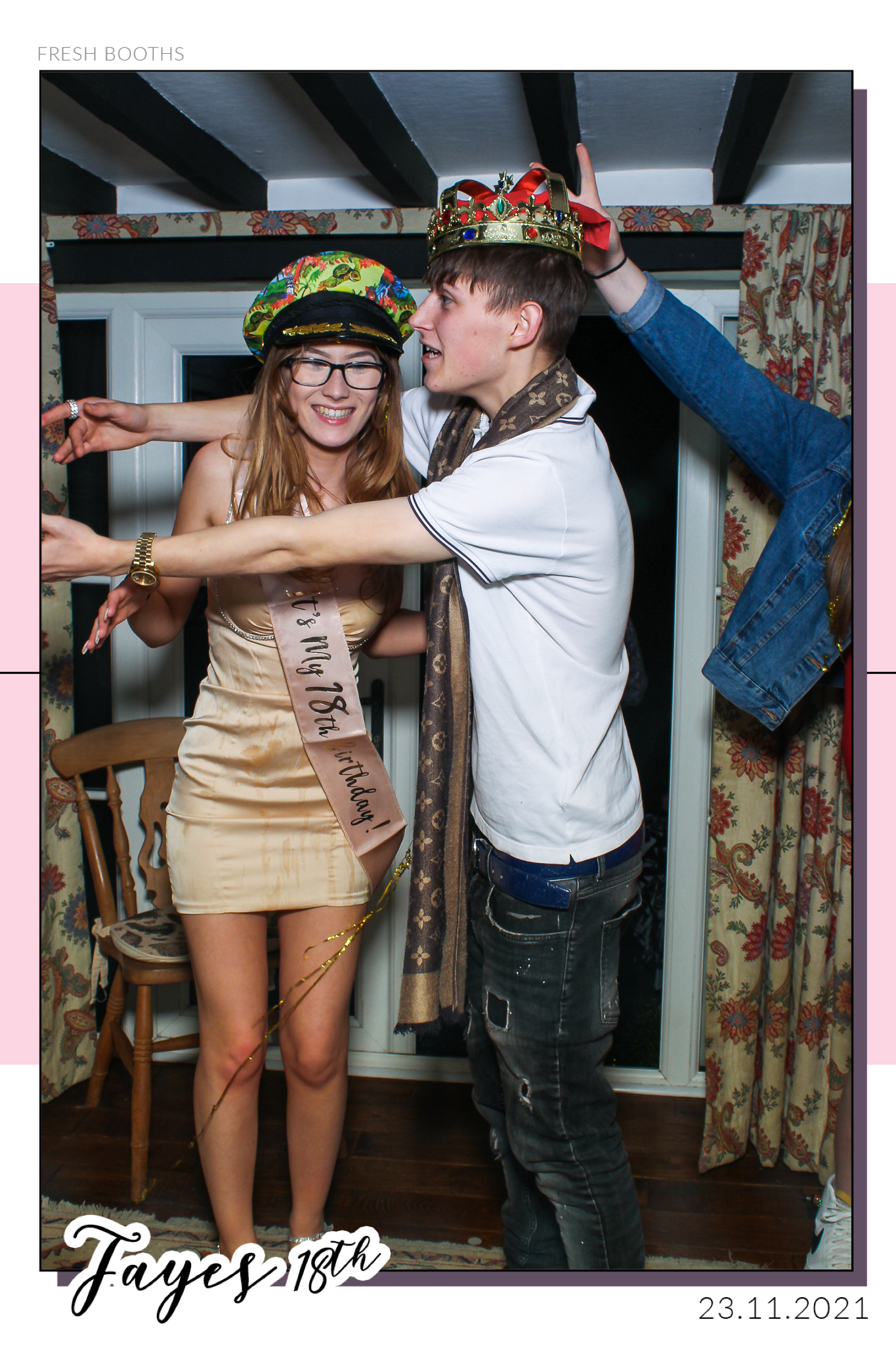 Fayes 18th - Selfie Mirror | View more photos from the event at gallery.freshbooths.com/u/FreshBooths/Fayes-18th-Selfie-Mirror