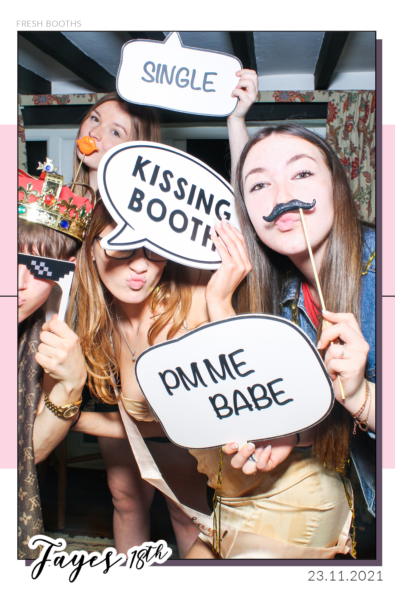 Fayes 18th - Selfie Mirror | View more photos from the event at gallery.freshbooths.com/u/FreshBooths/Fayes-18th-Selfie-Mirror