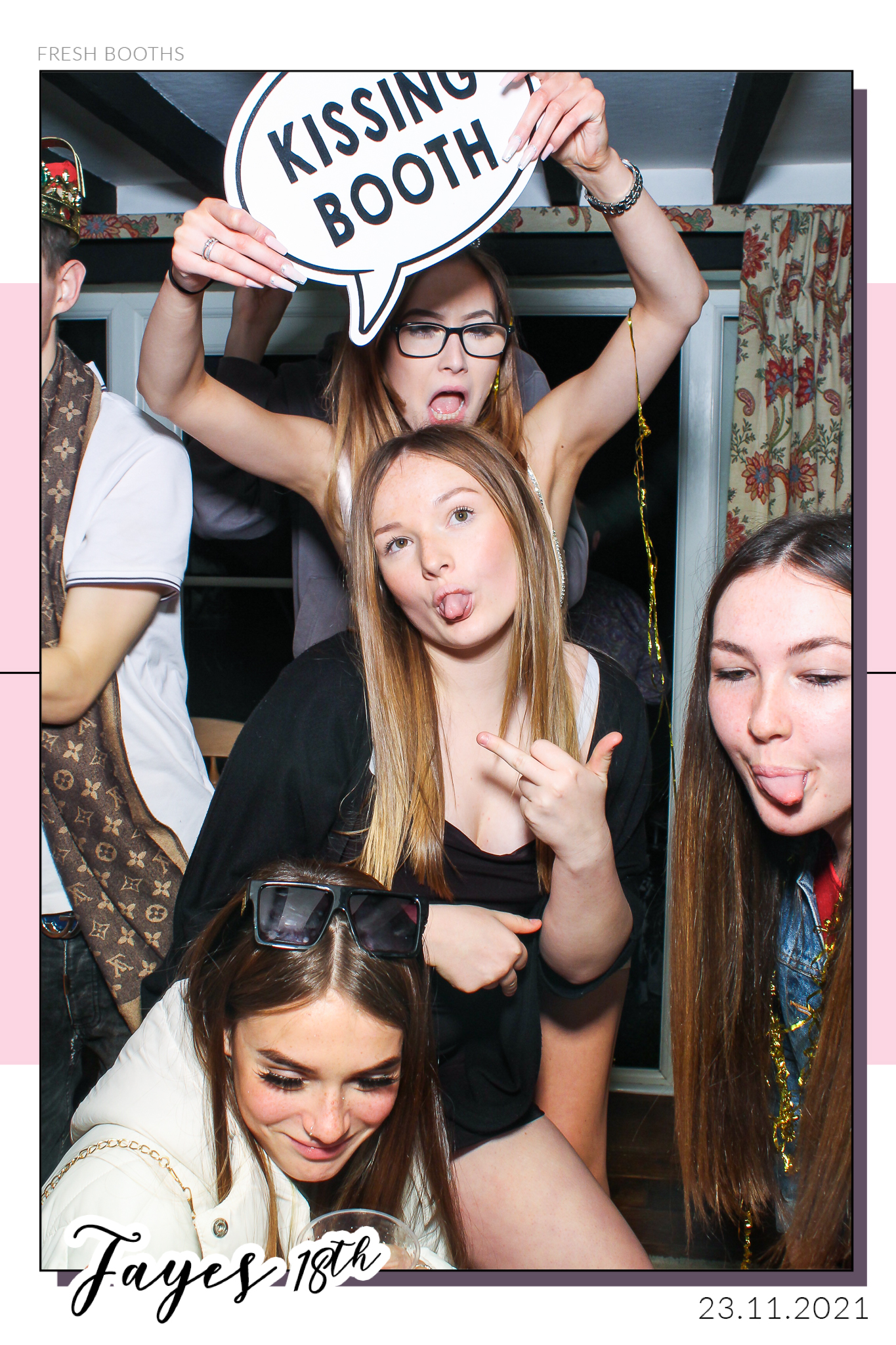 Fayes 18th - Selfie Mirror | View more photos from the event at gallery.freshbooths.com/u/FreshBooths/Fayes-18th-Selfie-Mirror