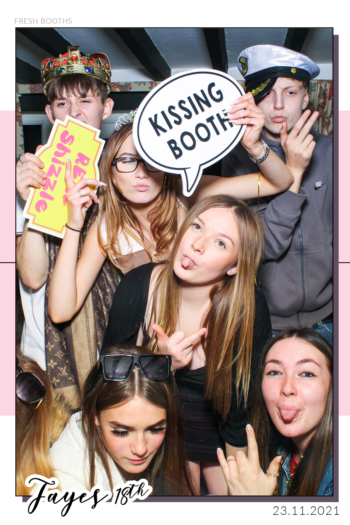 Fayes 18th - Selfie Mirror | View more photos from the event at gallery.freshbooths.com/u/FreshBooths/Fayes-18th-Selfie-Mirror