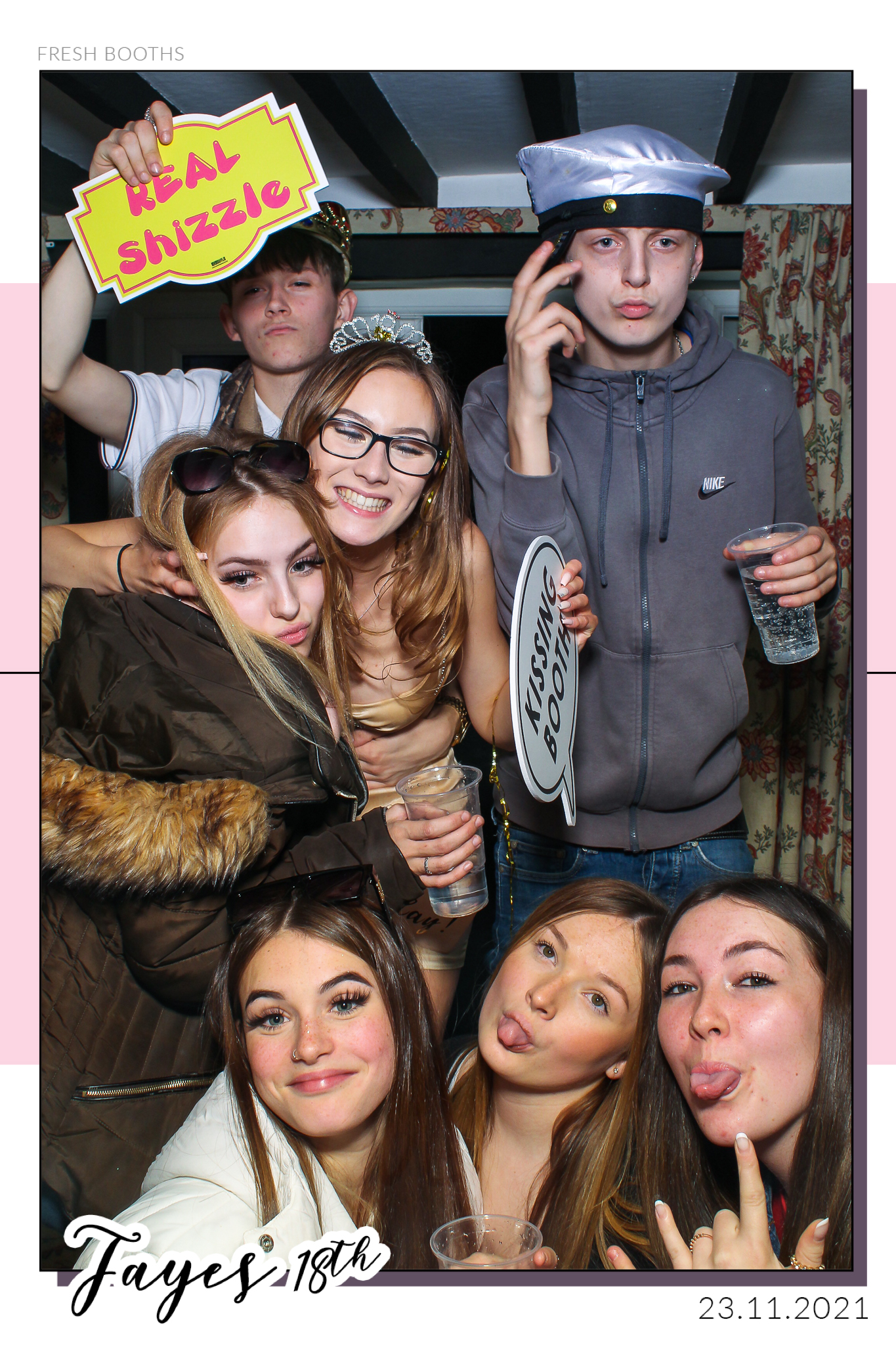 Fayes 18th - Selfie Mirror | View more photos from the event at gallery.freshbooths.com/u/FreshBooths/Fayes-18th-Selfie-Mirror