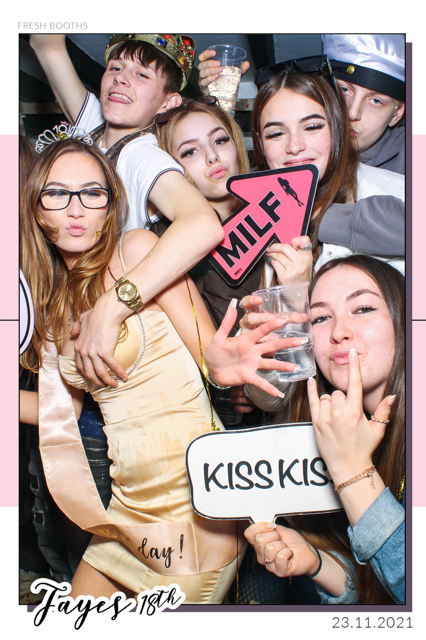 Fayes 18th - Selfie Mirror | View more photos from the event at gallery.freshbooths.com/u/FreshBooths/Fayes-18th-Selfie-Mirror