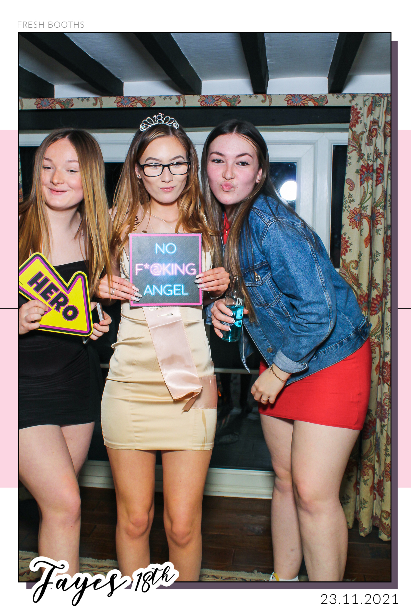 Fayes 18th - Selfie Mirror | View more photos from the event at gallery.freshbooths.com/u/FreshBooths/Fayes-18th-Selfie-Mirror